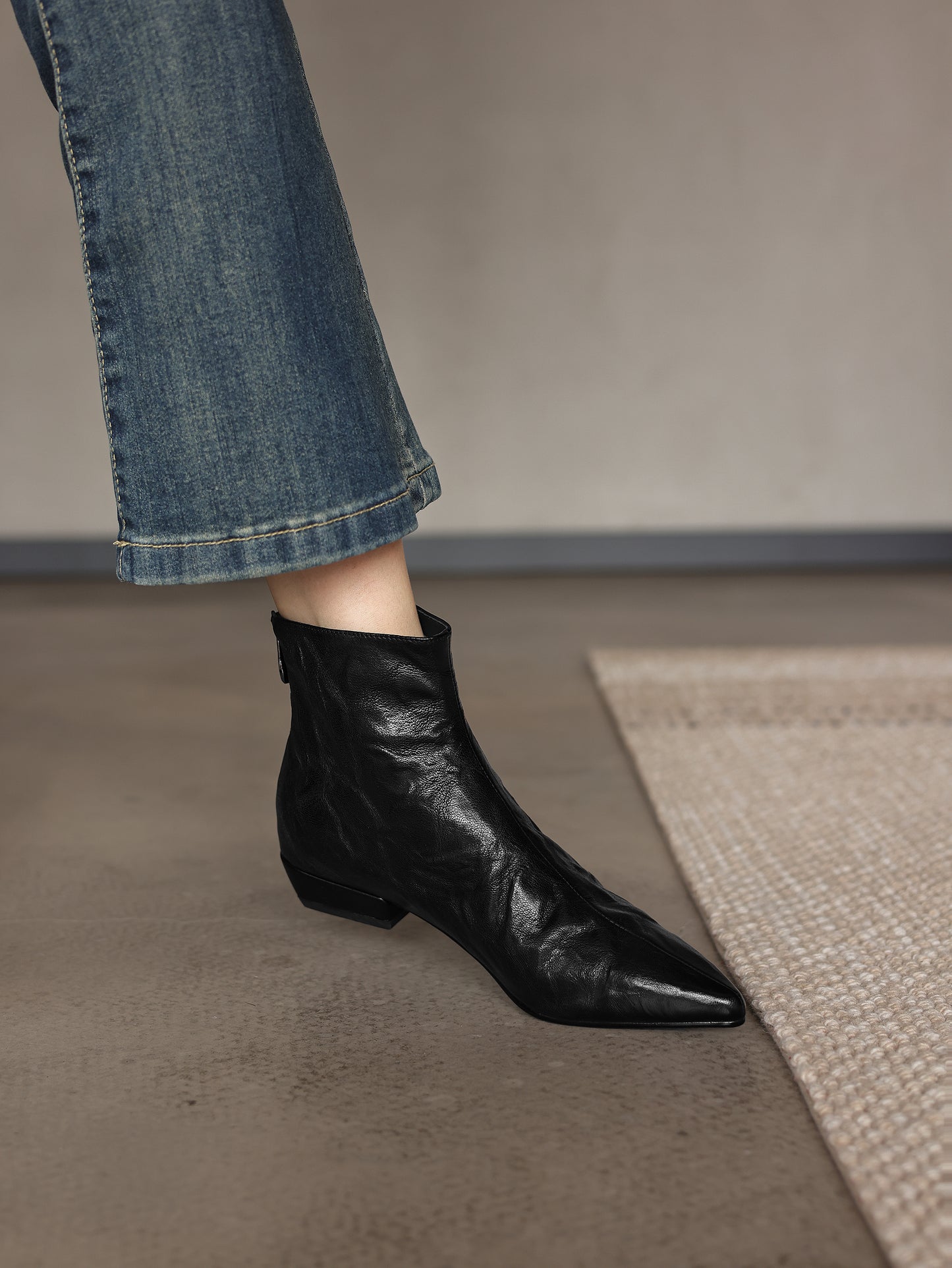 TinaCus Women's Leather Pointed Toe Back Zipper Ankle Boots Handmade Low Block Heel Sleek Silhouette