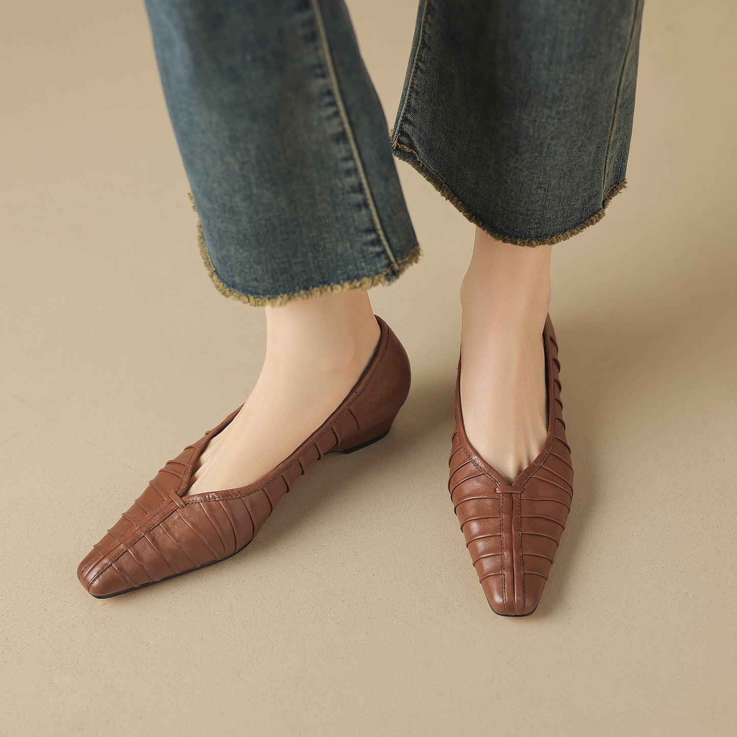 TinaCus Handmade Women's Genuine Leather Closed Toe Ruched Slip On Ballet Flat Shoes