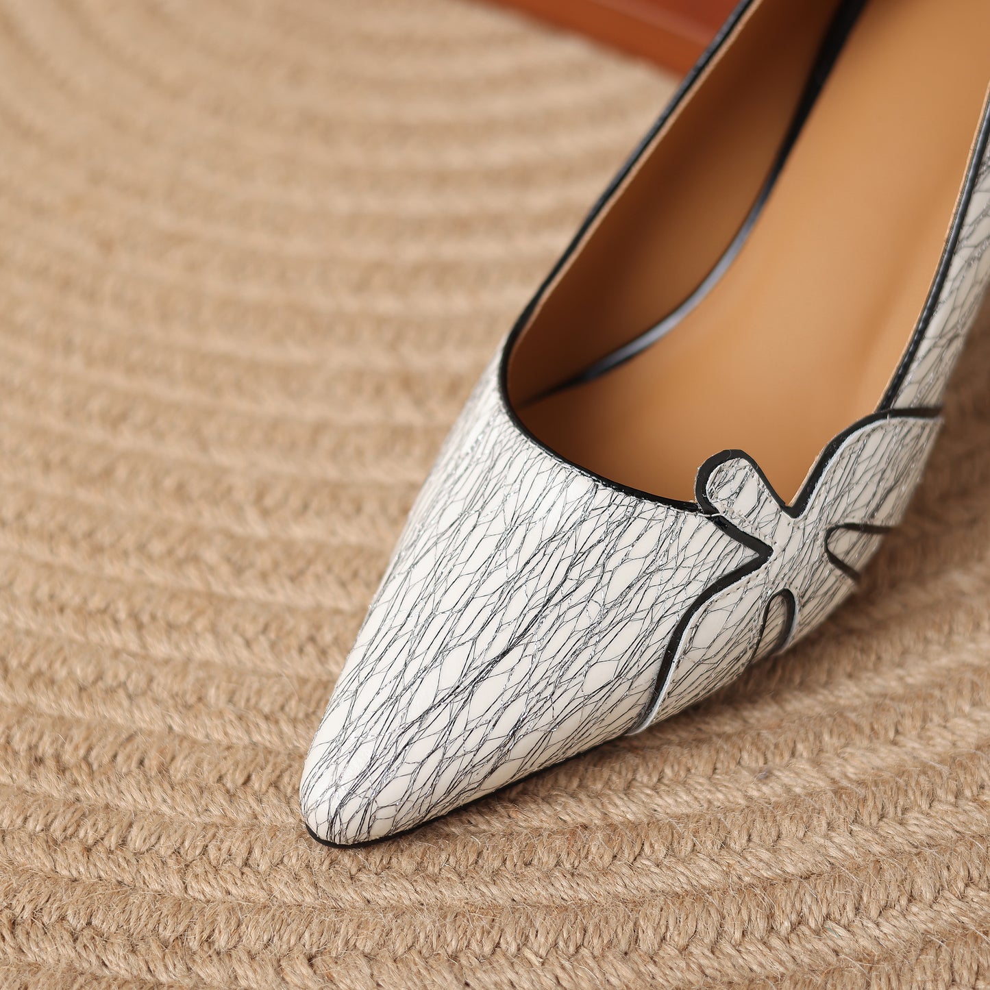 TinaCus Handmade Women's Genuine Leather Printed Pointed Toe Low Kitten Heel Slip On Office Pumps