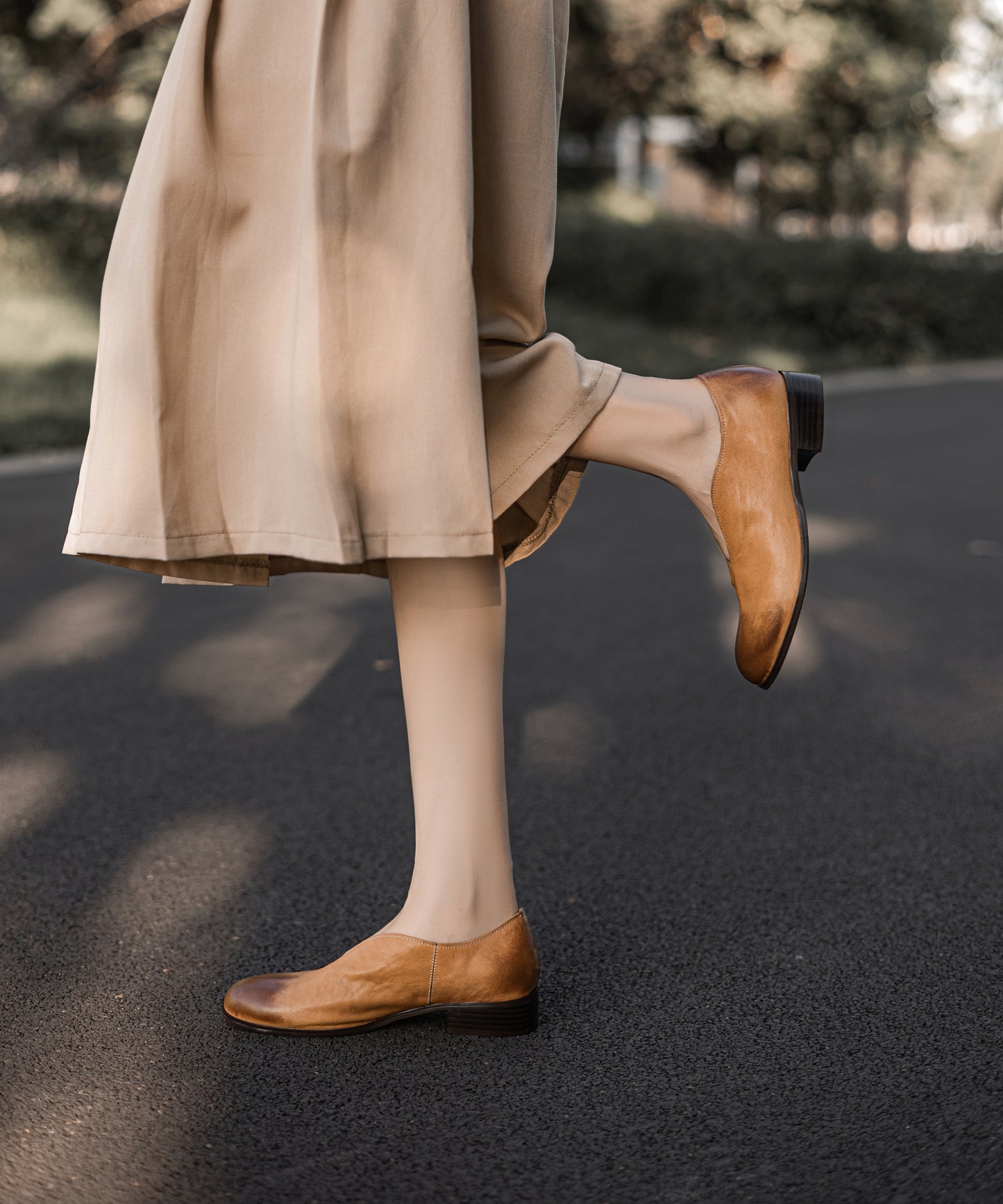 TinaCus Handmade Women's Genuine Leather Classic Slip On V-Cut Round Toe Loafer Flats Shoes