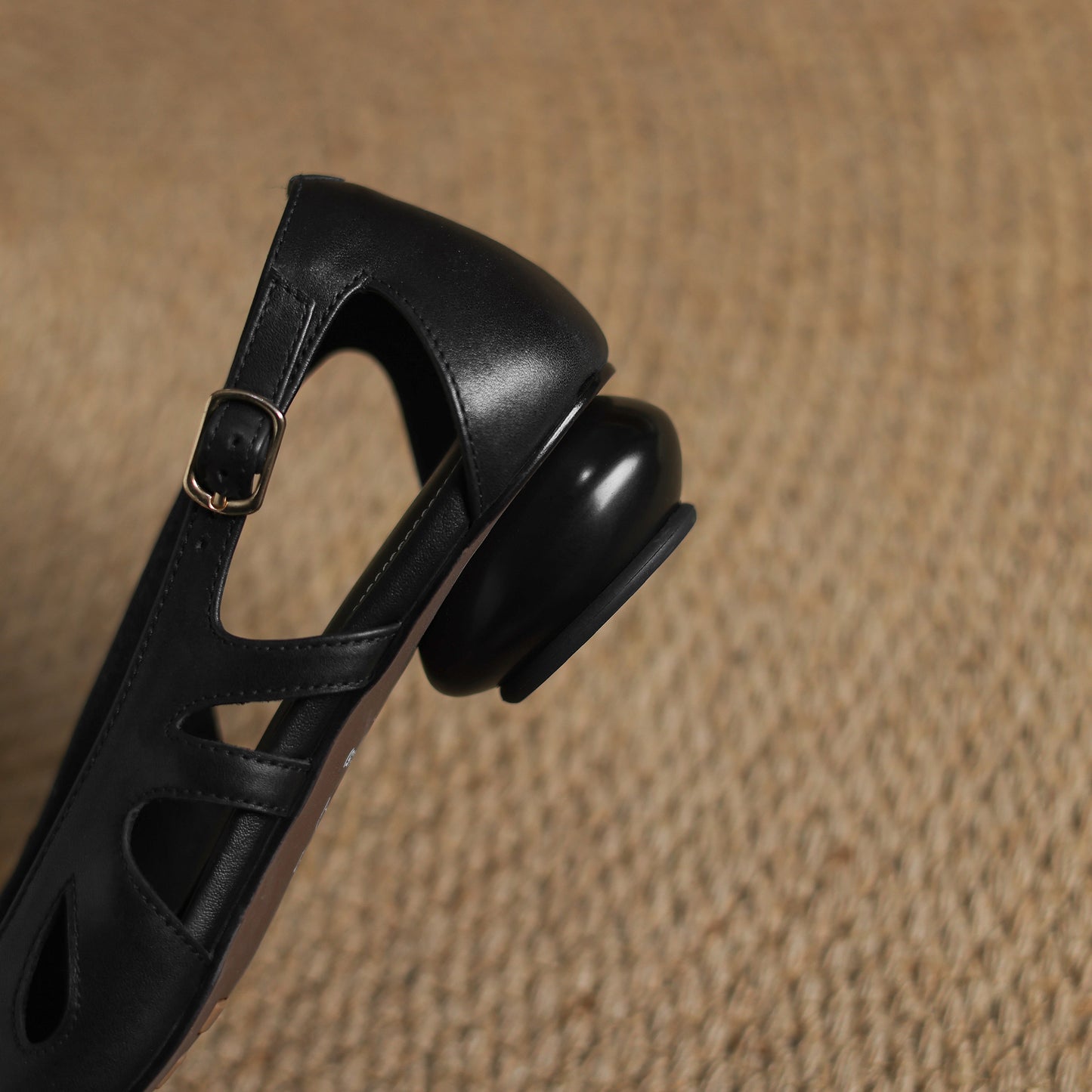 TinaCus Women's Round Toe Genuine Leather Handmade Cone Heels Casual Pumps Shoes with Buckle