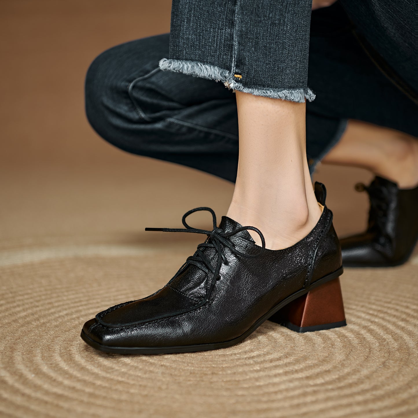 TinaCus Women's Oxoford Shoes Genuine Leather Handmade Square Toe Adjustable Lace-Up Pumps