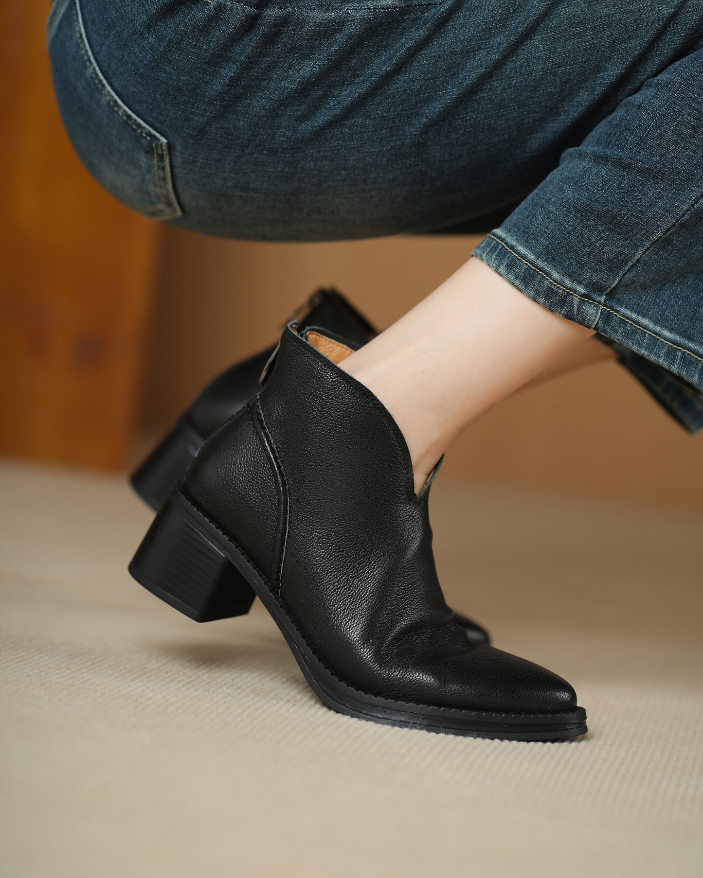 TinaCus Women's Suede/Genuine Leather Handmade V-cut Round Toe Stacked Heel Back Zip Up Ankle Booties