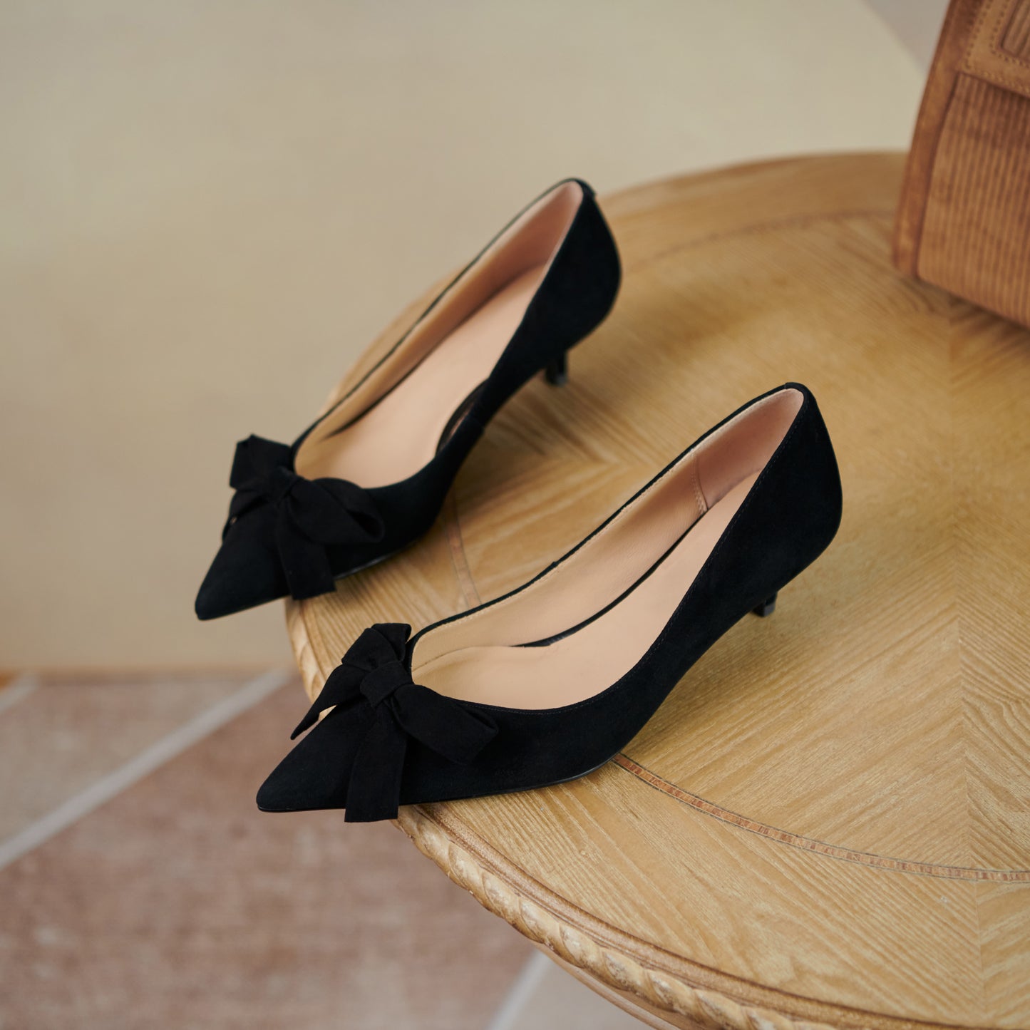 TinaCus Women's Handmade Suede Leather Pointed Toe Kitten Heel Elegant Loafer Pumps with Bow