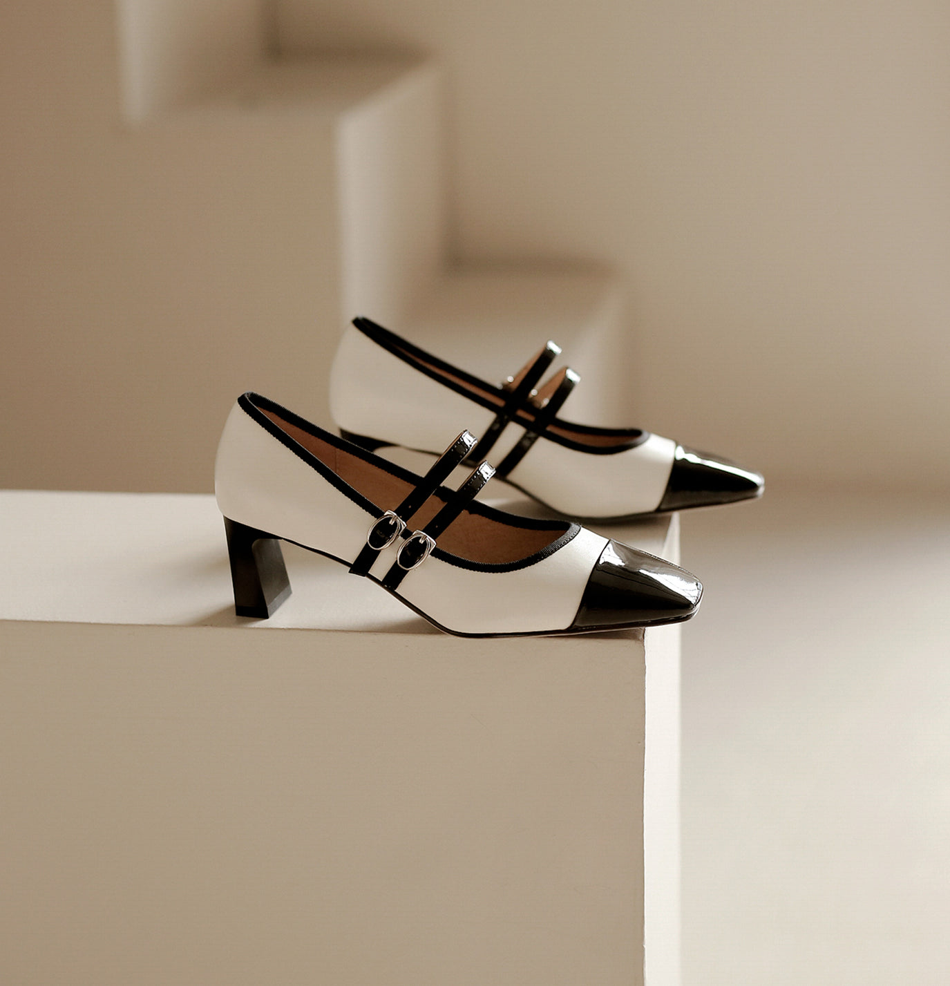 TinaCus Mary-Jane-Pumps aus Lackleder und echtem Leder für Damen, handgefertigt, mit Kappe, mittelhohem Absatz, in verschiedenen Farben und Doppelschnallen