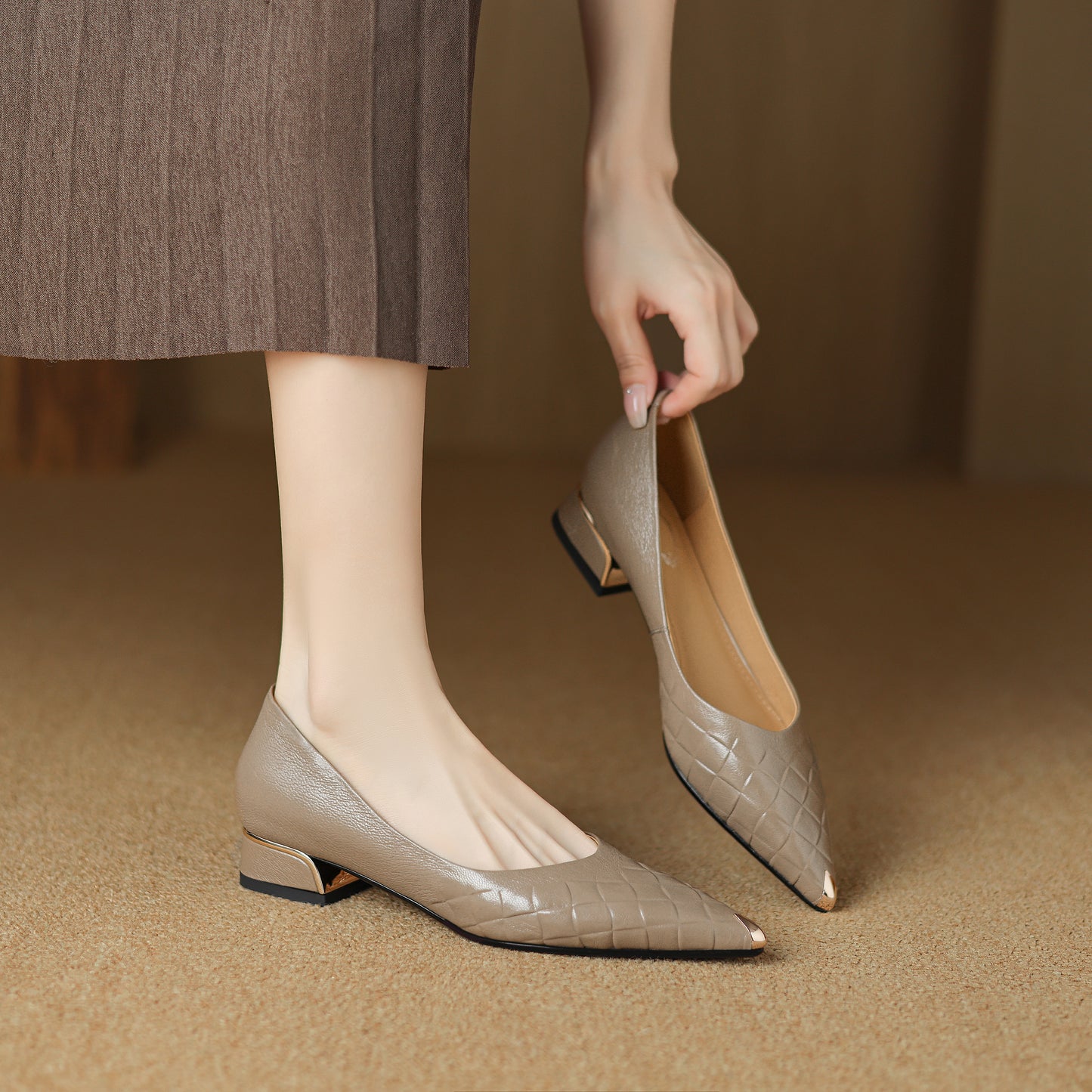 TinaCus Women's Genuine Leather Embossed Pointed Toe Slip-on Chunky Heel Pumps Shoes