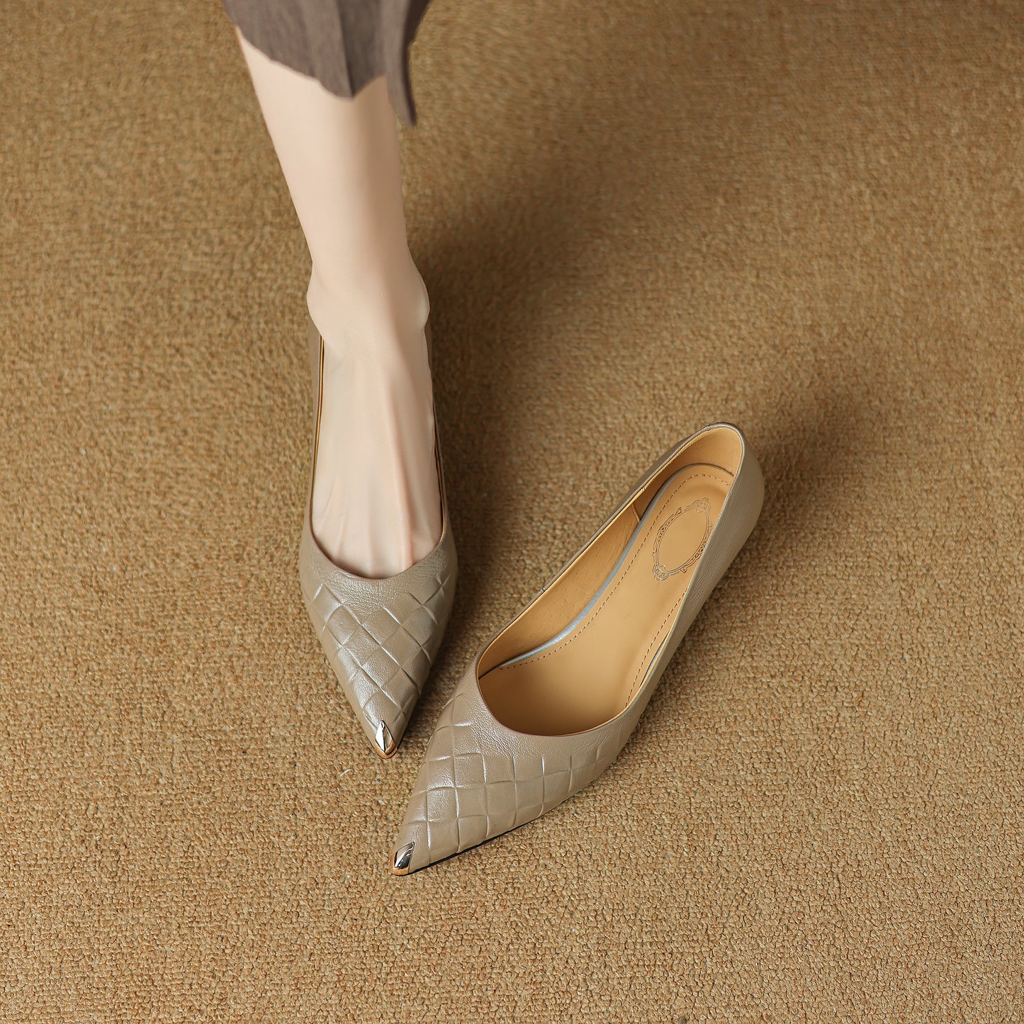 TinaCus Women's Genuine Leather Embossed Pointed Toe Slip-on Chunky Heel Pumps Shoes