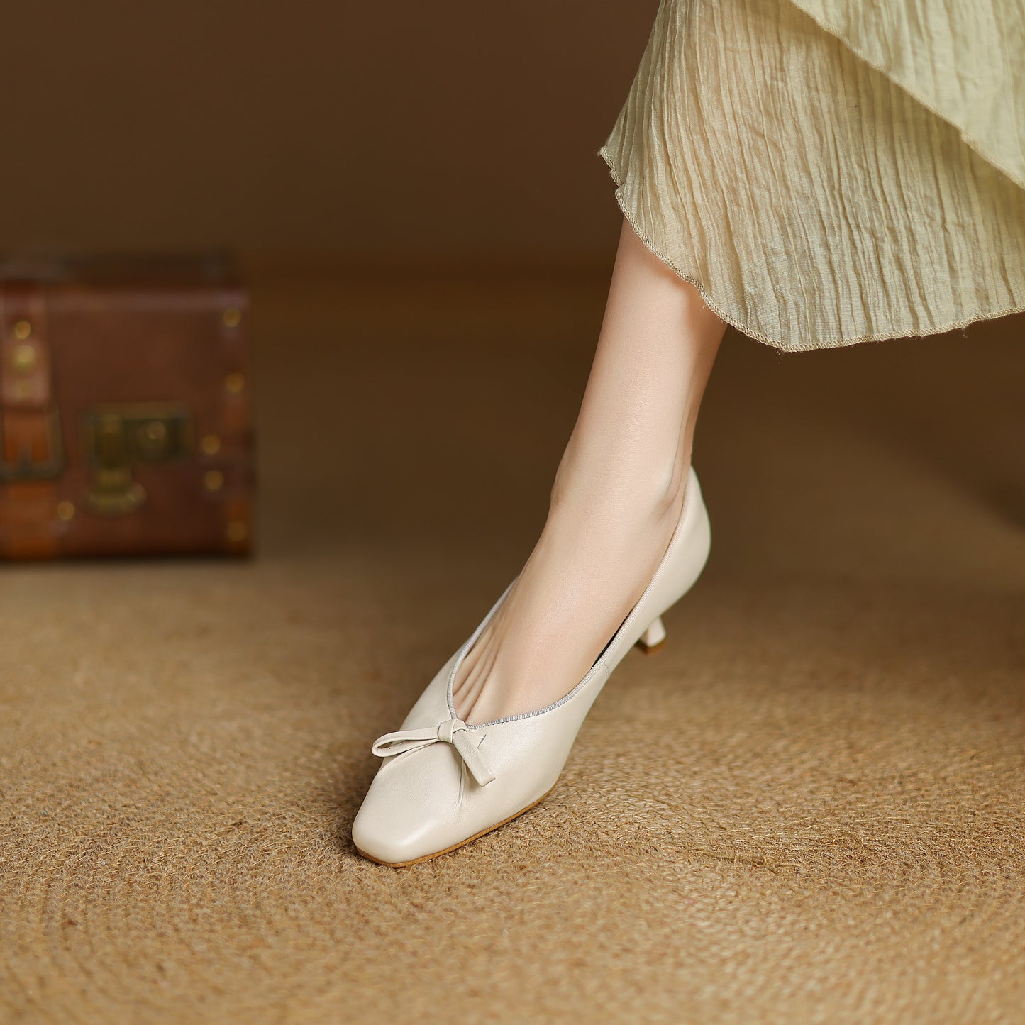 TinaCus Handmade Women's Genuine Leather Square Toe Slip On Low Kitten Heel Pumps with Bowknot