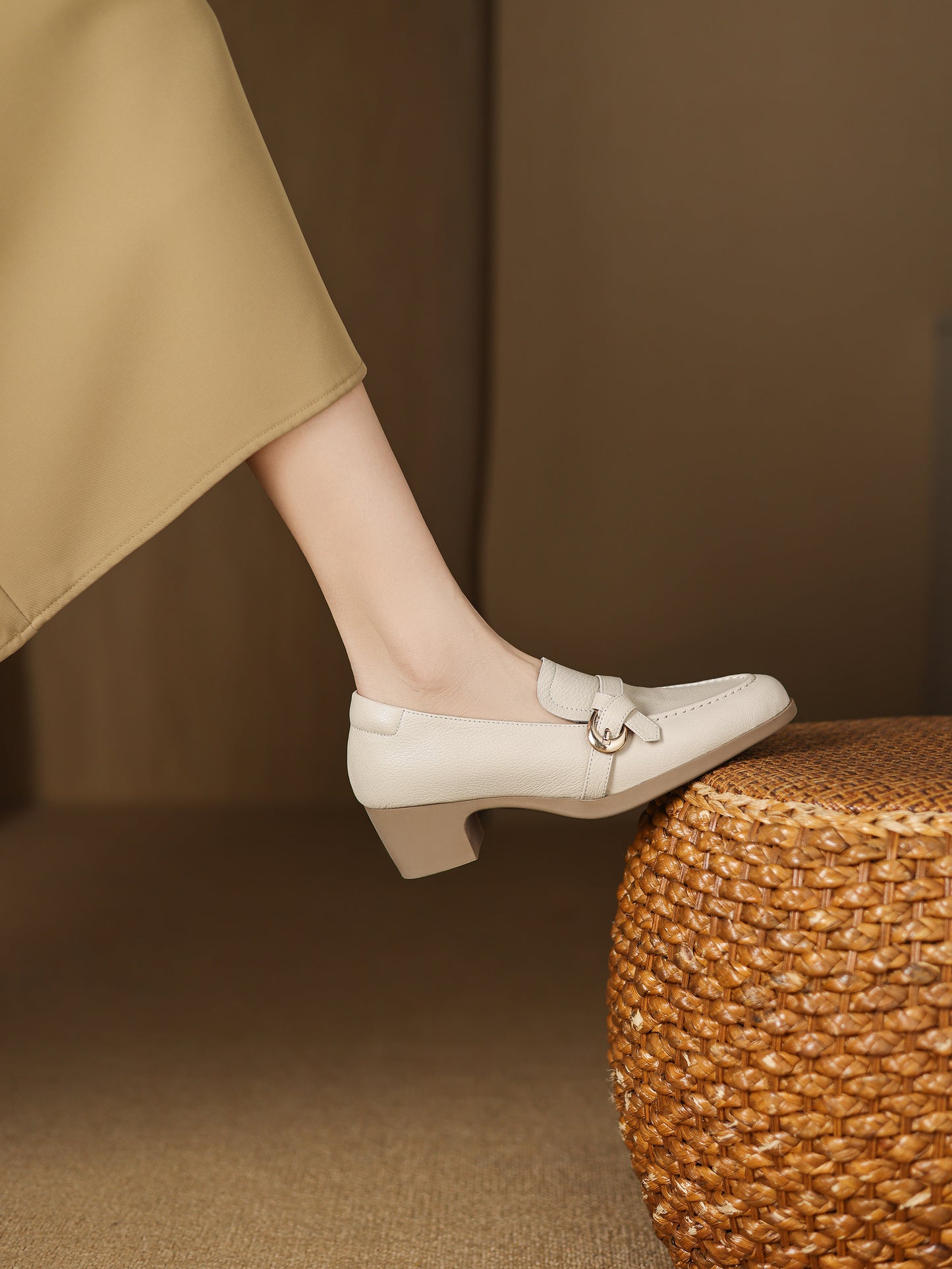 TinaCus Handmade Women's Genuine Leather Round Toe Slip-on Office Loafer Shoes with Decor Knot