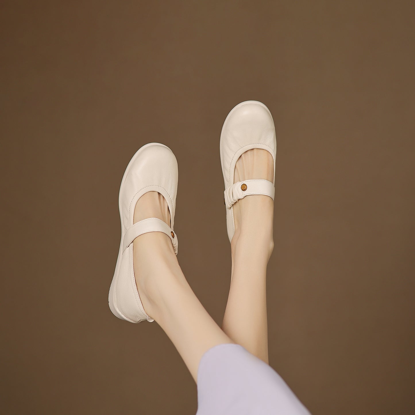 TinaCus Handmade Women's Soft Leather Round Toe Elastic Strap Slip-on Mary Jane