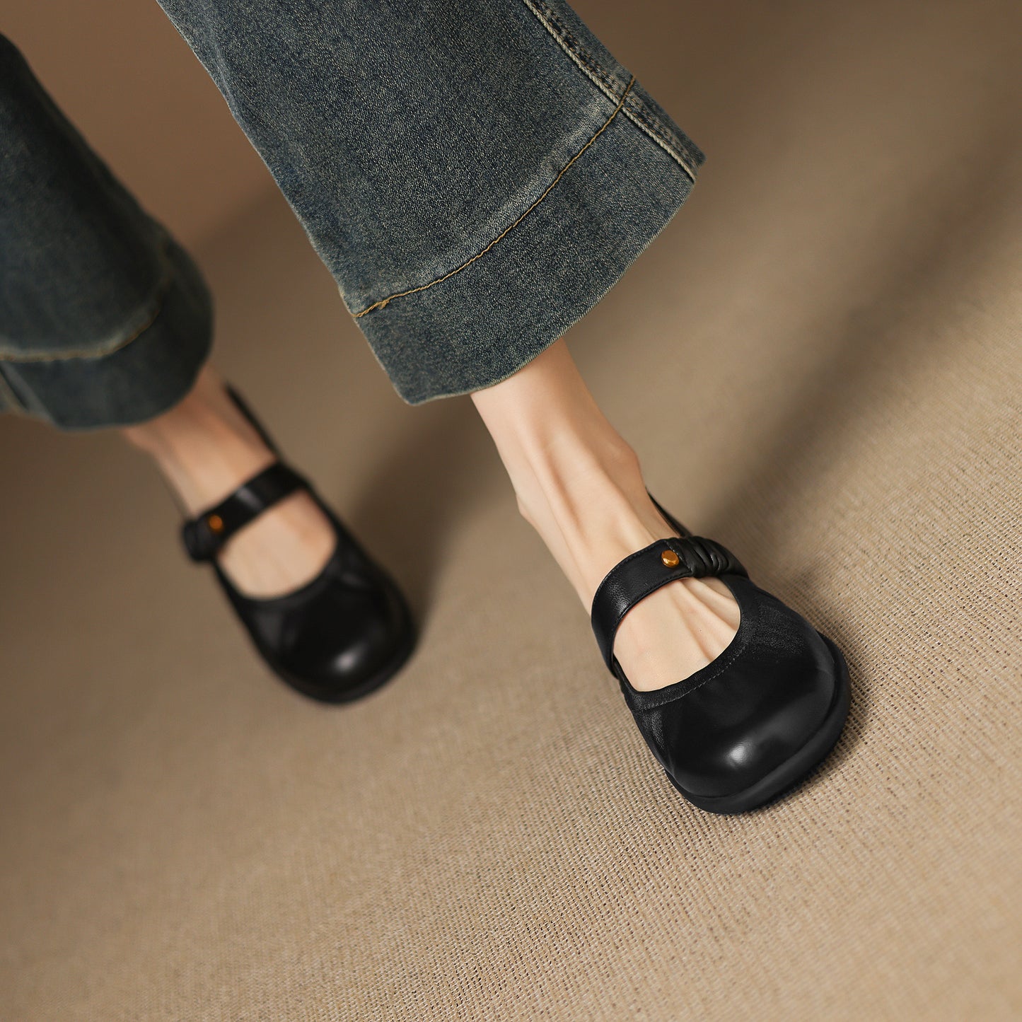 TinaCus Handmade Women's Soft Leather Round Toe Elastic Strap Slip-on Mary Jane