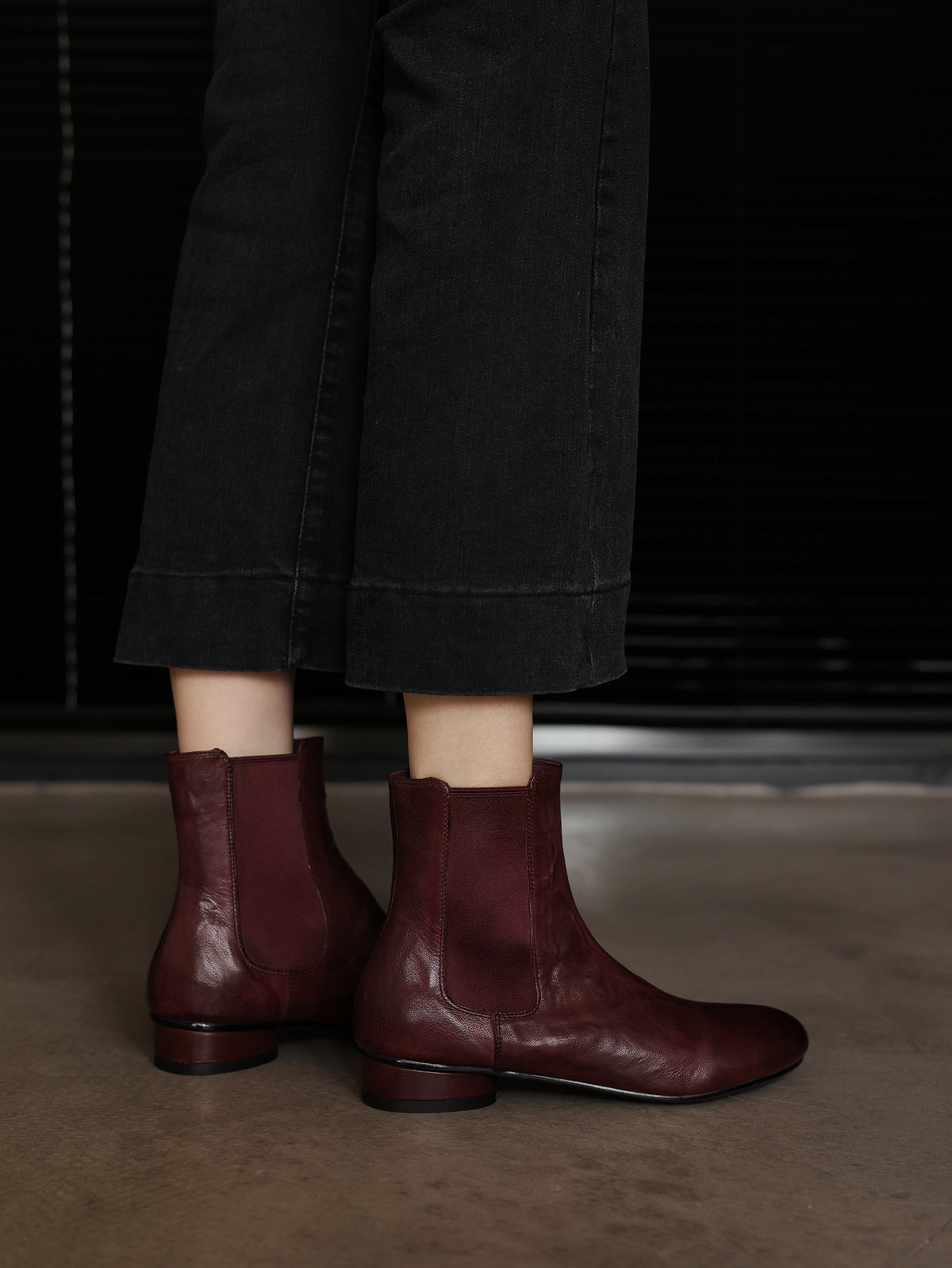 TinaCus Women's Elastic Side Panel Chelsea Ankle Boots Genuine Leather Handmade Round Toe Low Block Heel Slip-On Design Wrinkled Texture