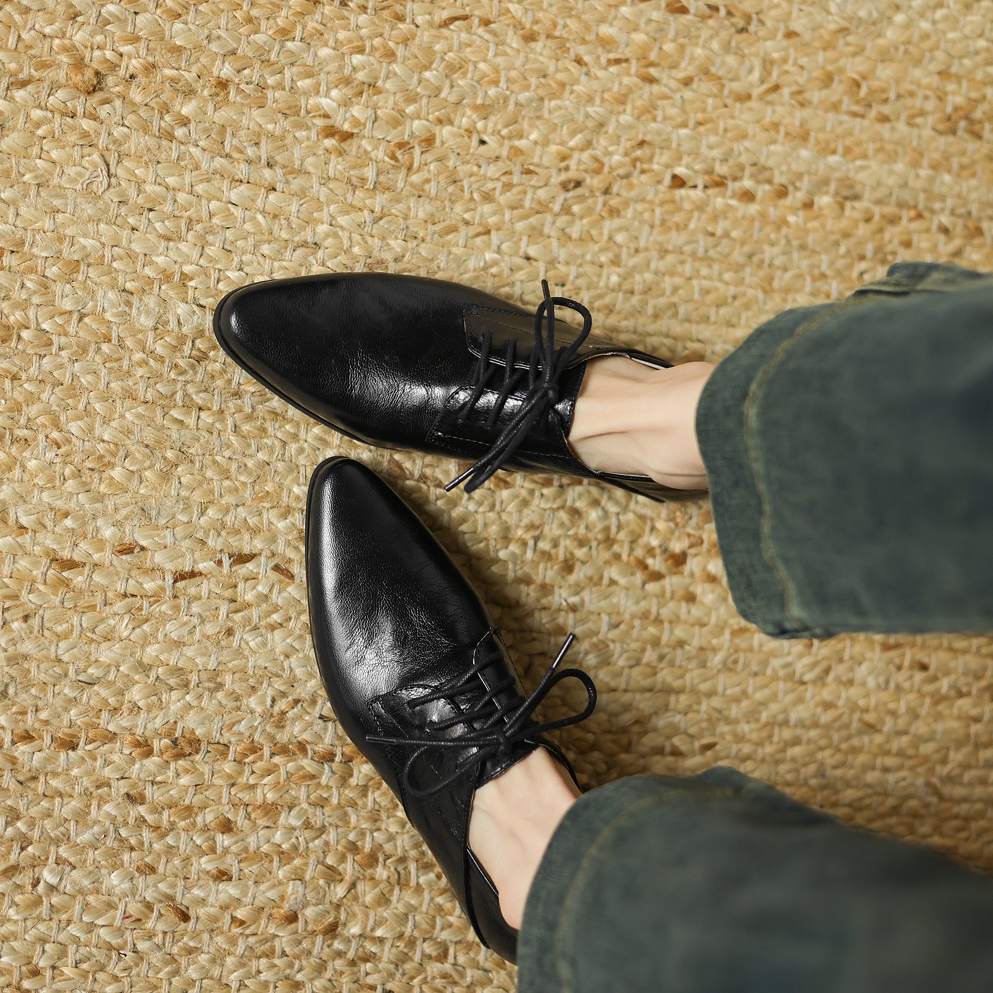 women's lace up dress shoes Oxford for Women Comfort Leather Work Office Business Non Slip Shoes Fashion Comfortable Business Casual Work Shoes (Black,4.5) Color variations may occur due to lighting and screen settings Glossy Black Lace-up Oxford Dress