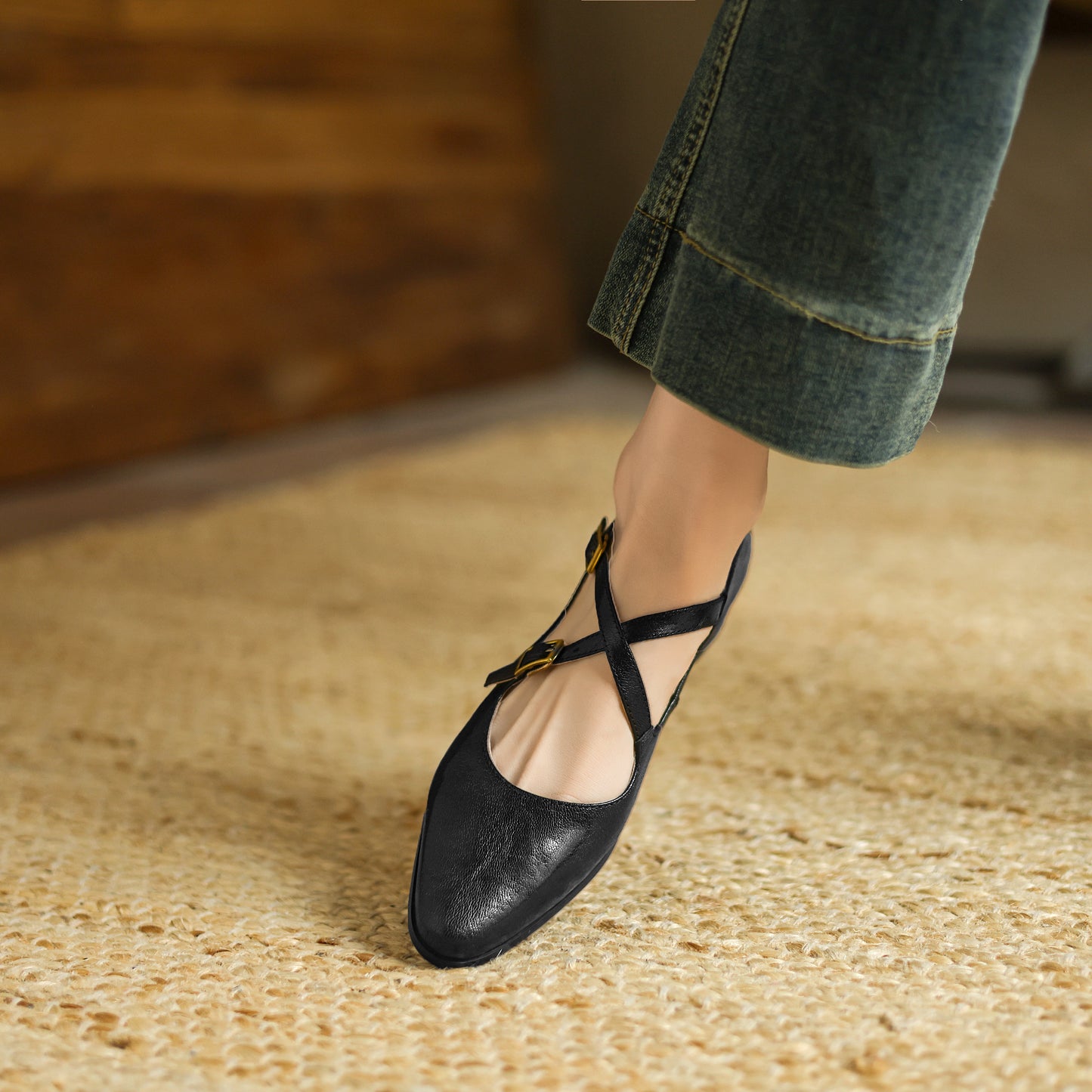 TinaCus Handmade Women's Genuine Leather Round Toe Metal Crossover Buckle Classic Mary Jane Flats