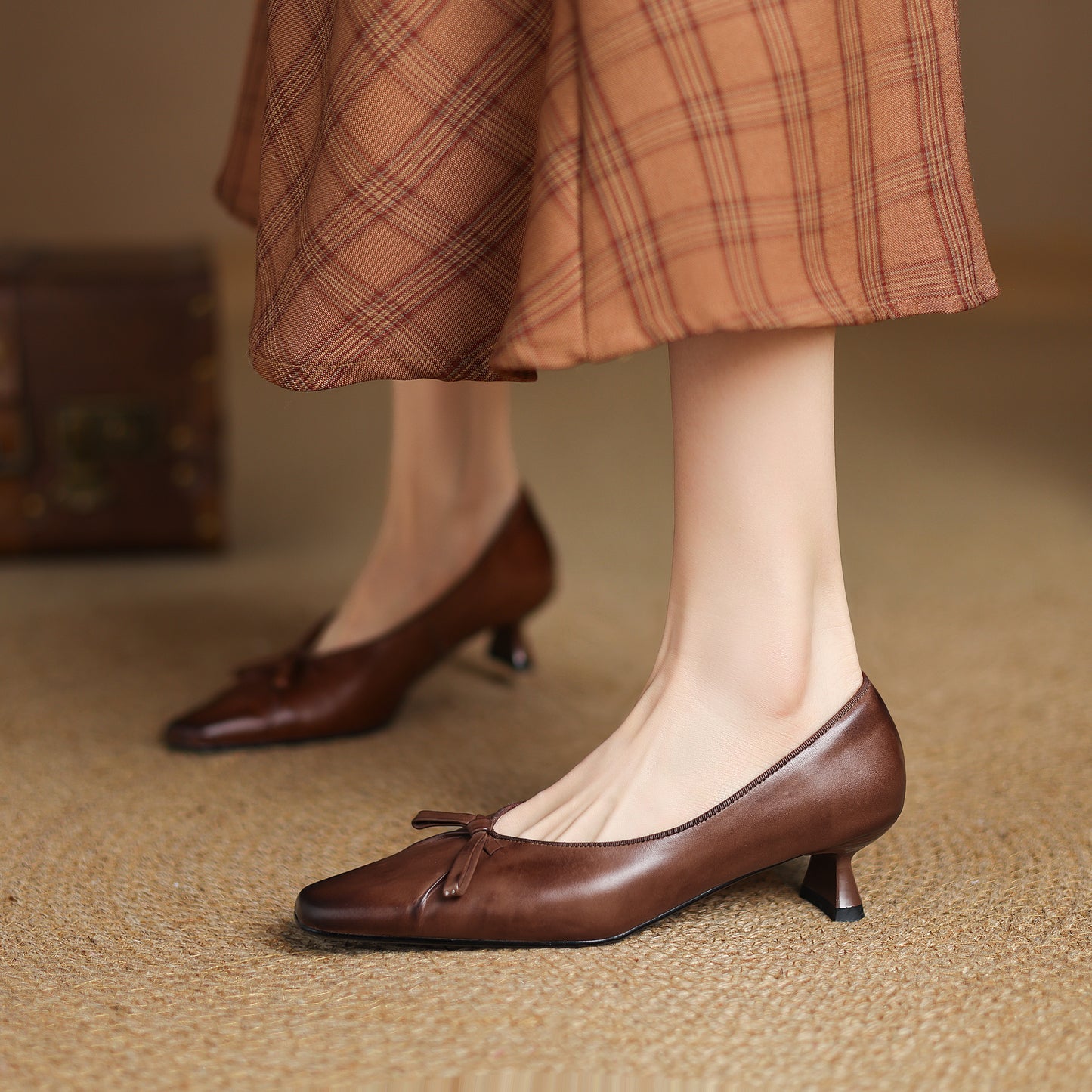 TinaCus Handmade Women's Genuine Leather Square Toe Slip On Low Kitten Heel Pumps with Bowknot