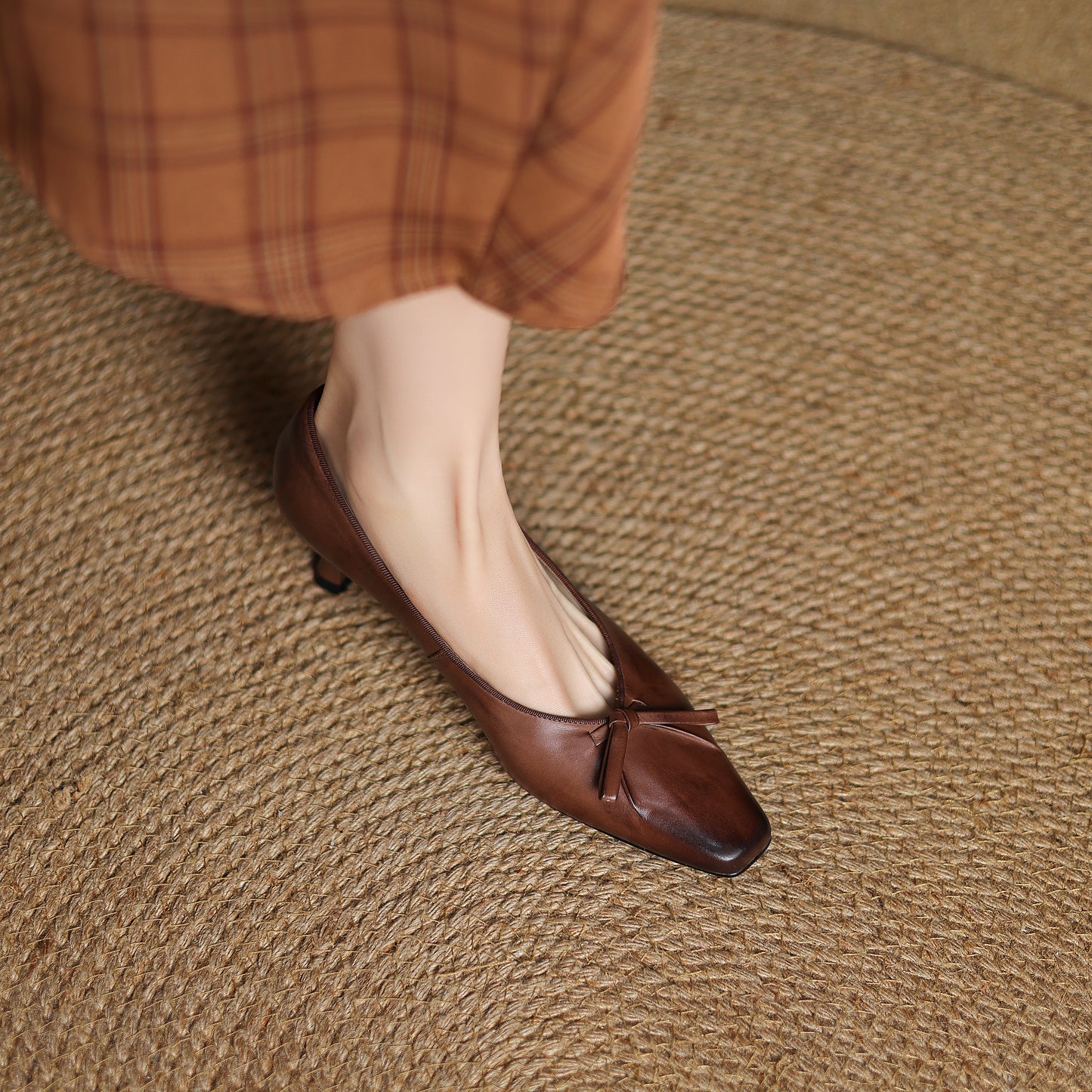 TinaCus Handmade Women's Genuine Leather Square Toe Slip On Low Kitten Heel Pumps with Bowknot