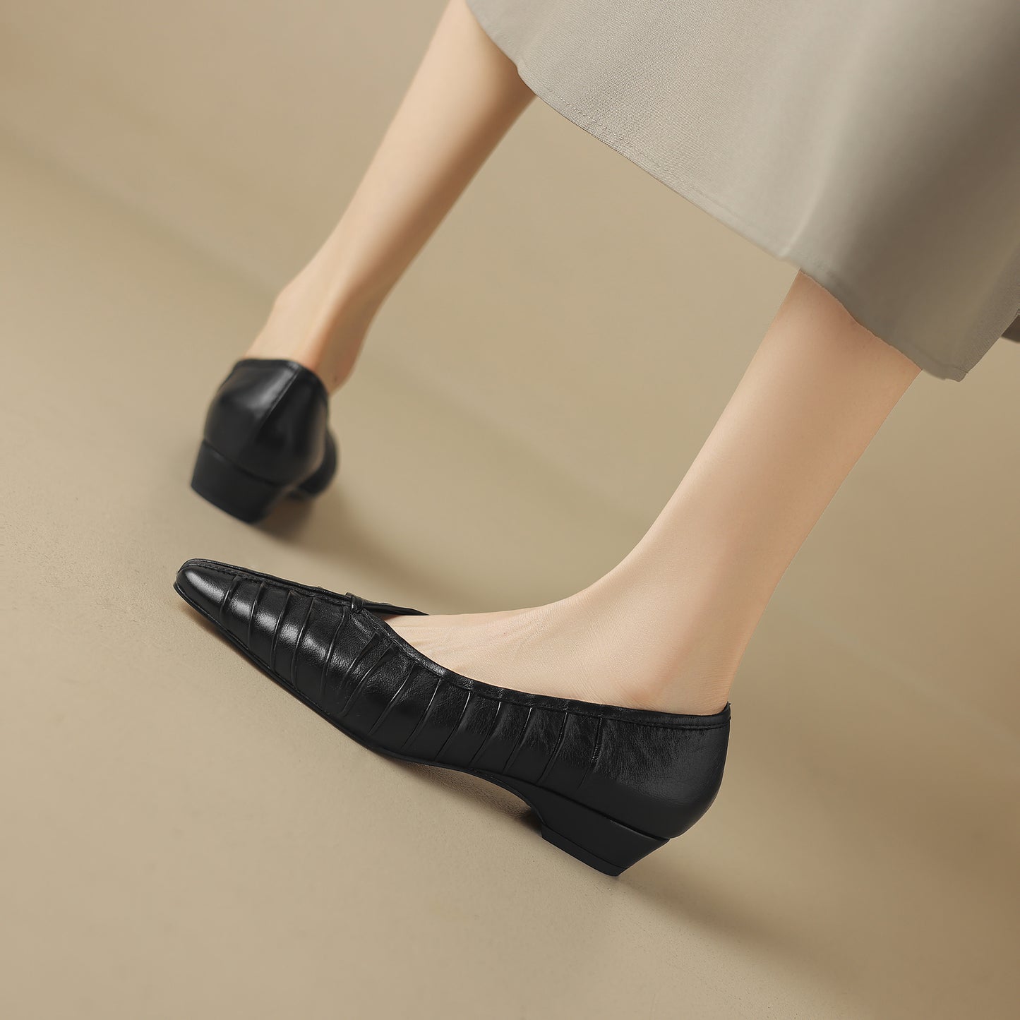 TinaCus Handmade Women's Genuine Leather Closed Toe Ruched Slip On Ballet Flat Shoes