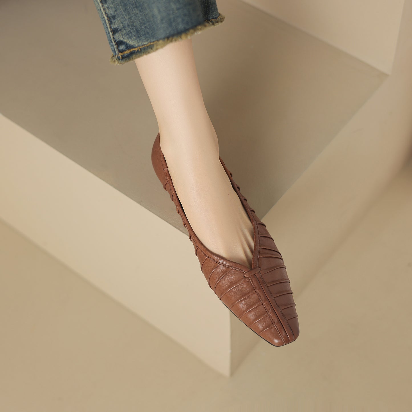 TinaCus Handmade Women's Genuine Leather Closed Toe Ruched Slip On Ballet Flat Shoes