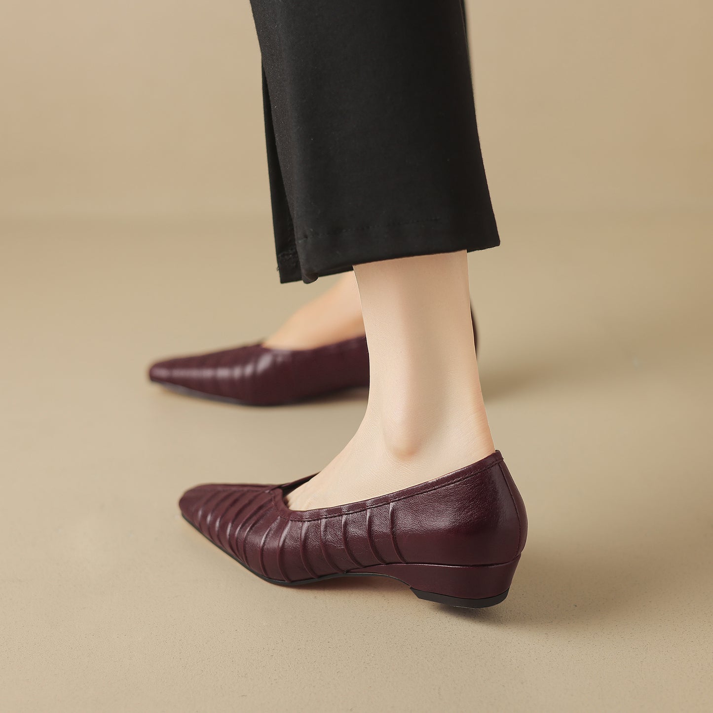 TinaCus Handmade Women's Genuine Leather Closed Toe Ruched Slip On Ballet Flat Shoes