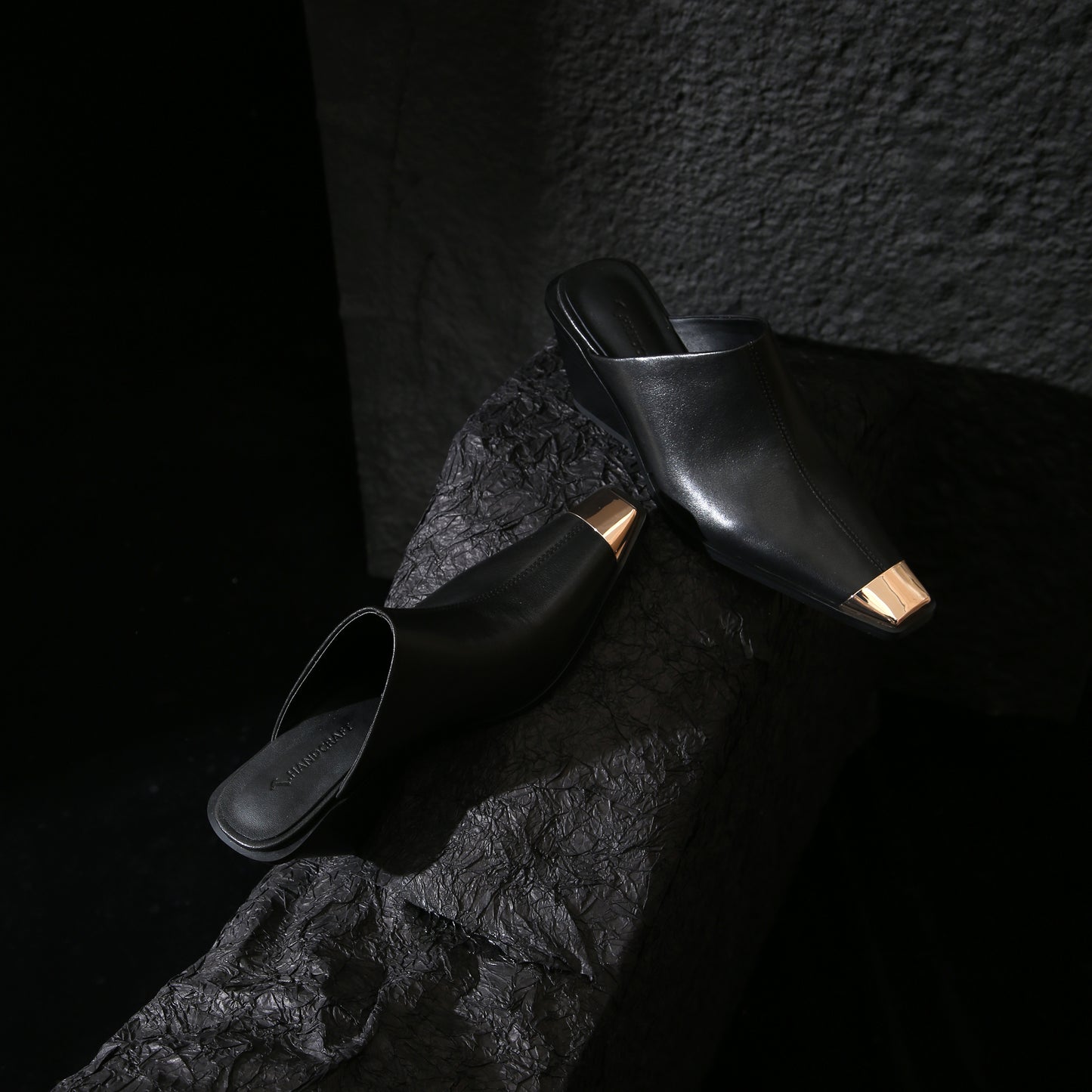 TinaCus Handmade Women's Genuine Leather Cap-Toe Stackled Heel Backless Mules Shoes