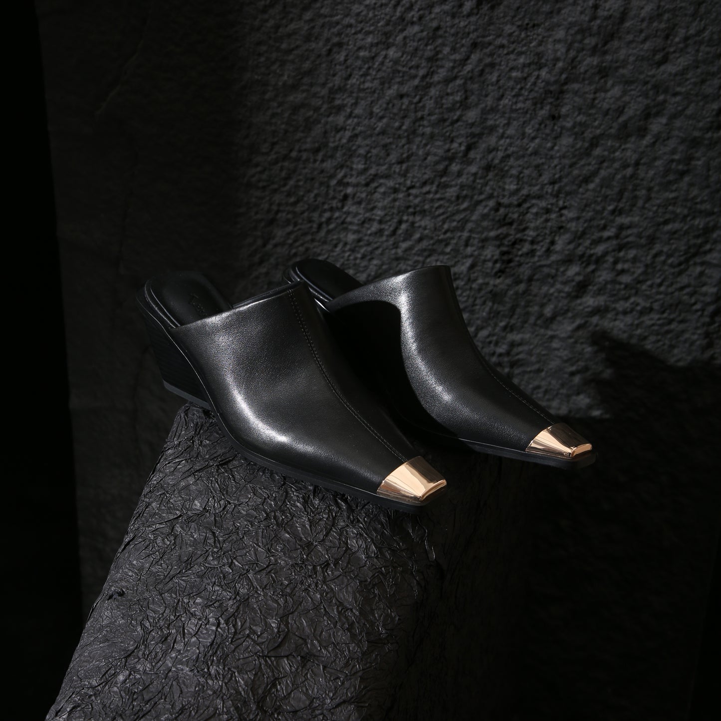 TinaCus Handmade Women's Genuine Leather Cap-Toe Stackled Heel Backless Mules Shoes