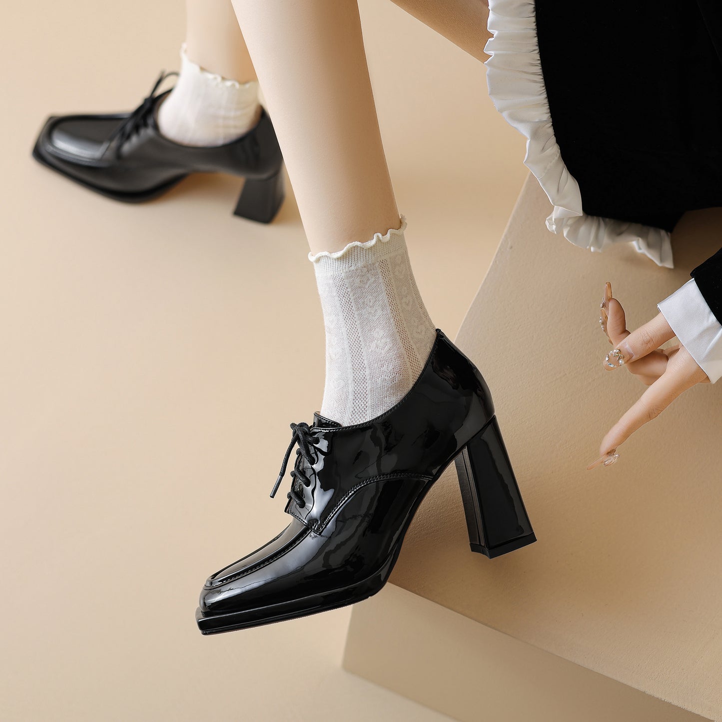 TinaCus Women's Patent Leather Square Toe Lace-up High Block Heel Handmade Oxford Pumps