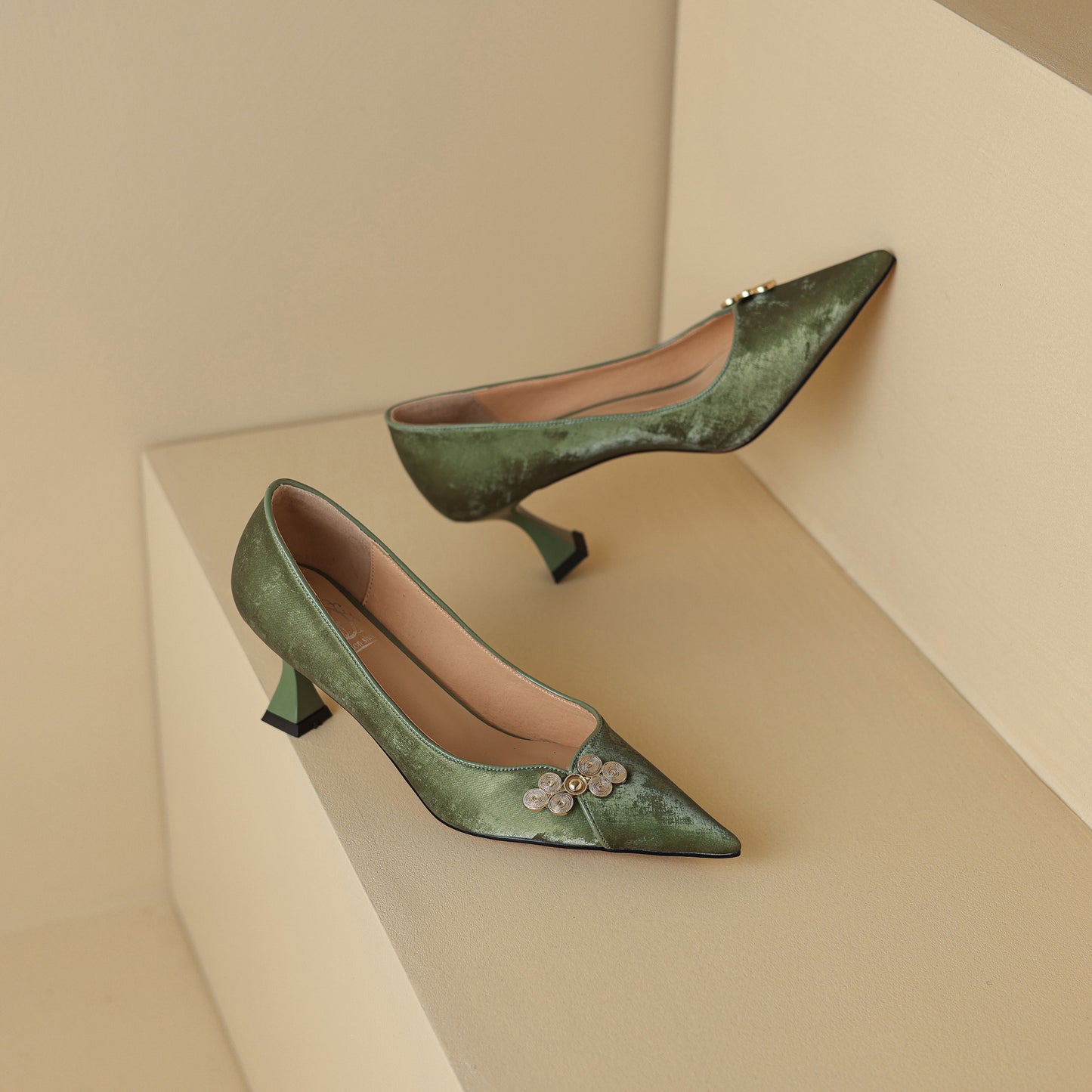 TinaCus Handmade Women's Suede Leather Closed Pointed Toe Colorful Rhinestones Flower Stiletto Heel Pumps