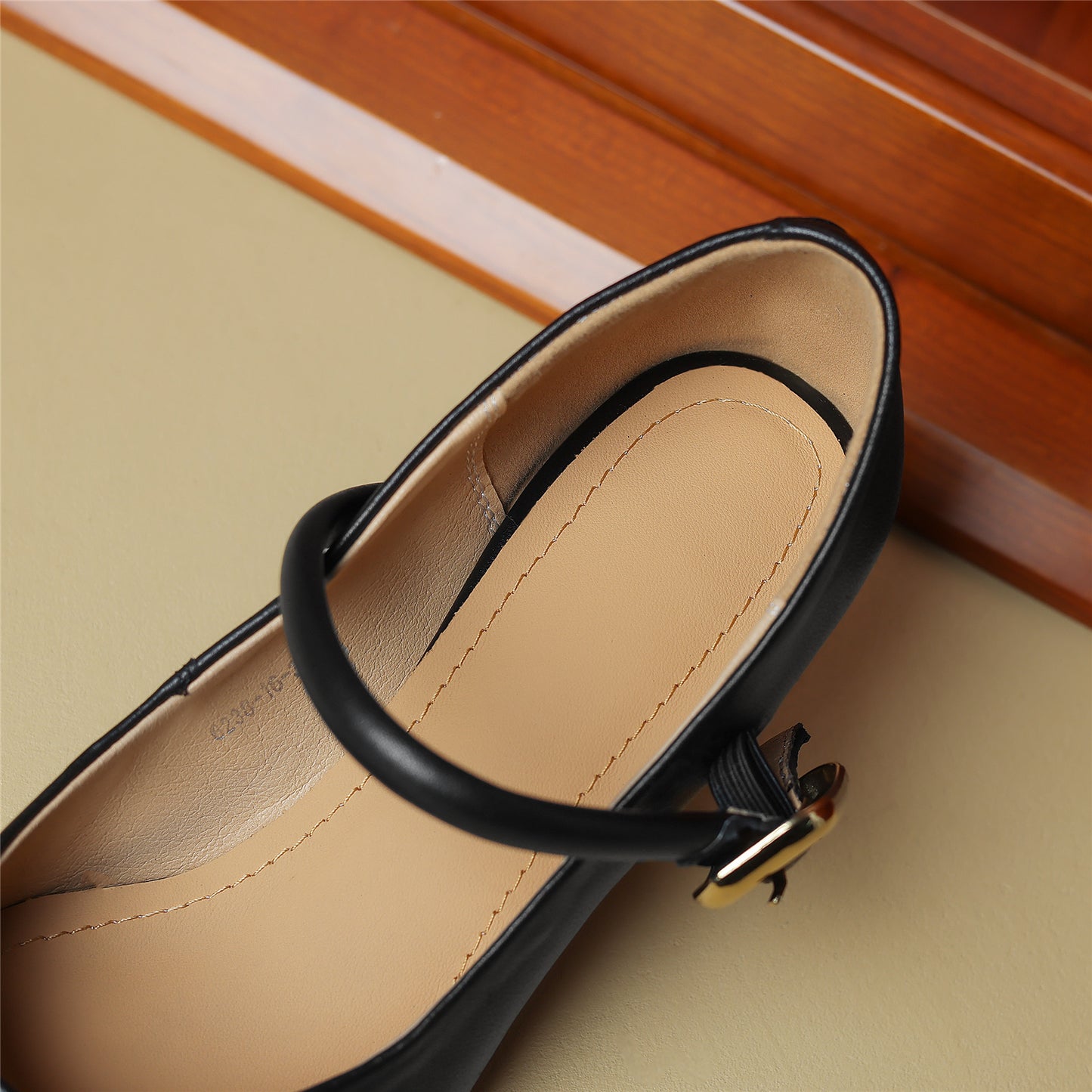 TinaCus Women's Handmade Genuine Leather Kitten Heel Pointed Toe Mary Jane Pumps