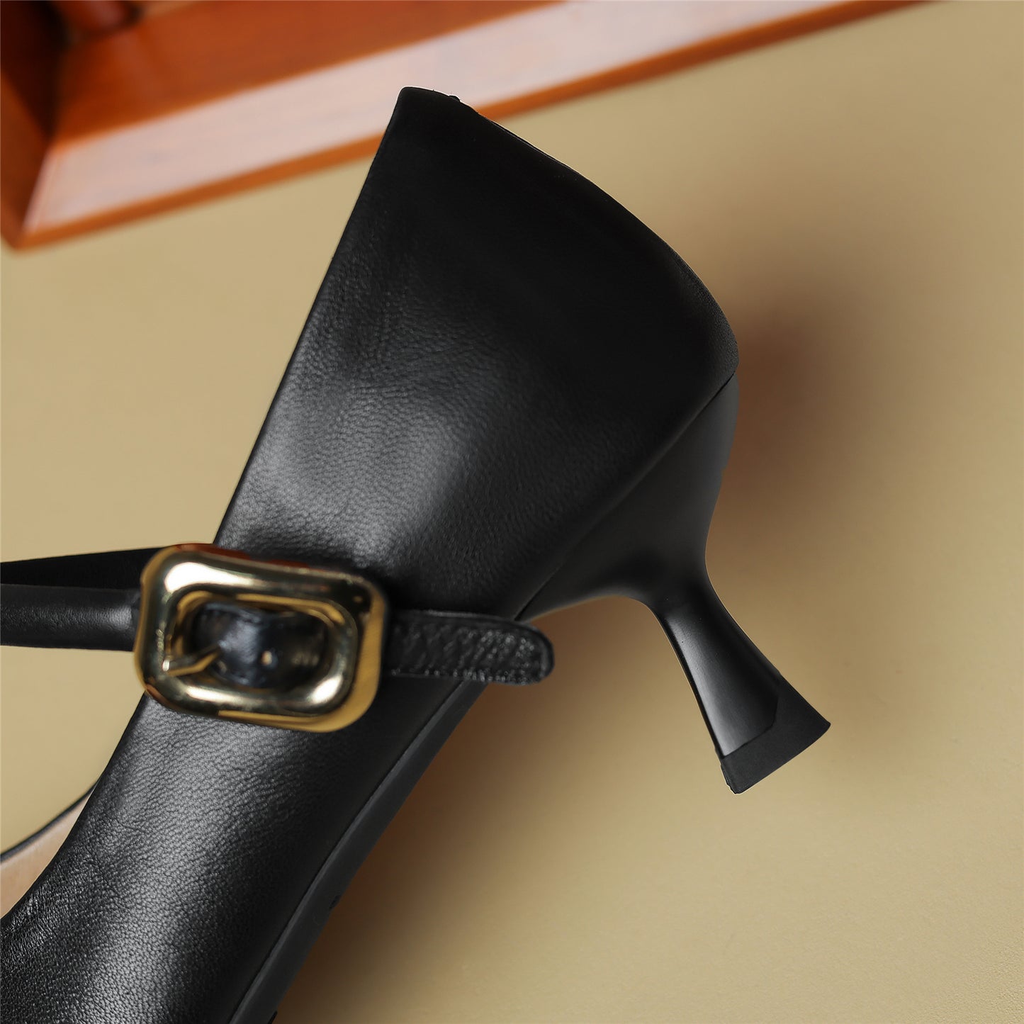 TinaCus Women's Handmade Genuine Leather Kitten Heel Pointed Toe Mary Jane Pumps
