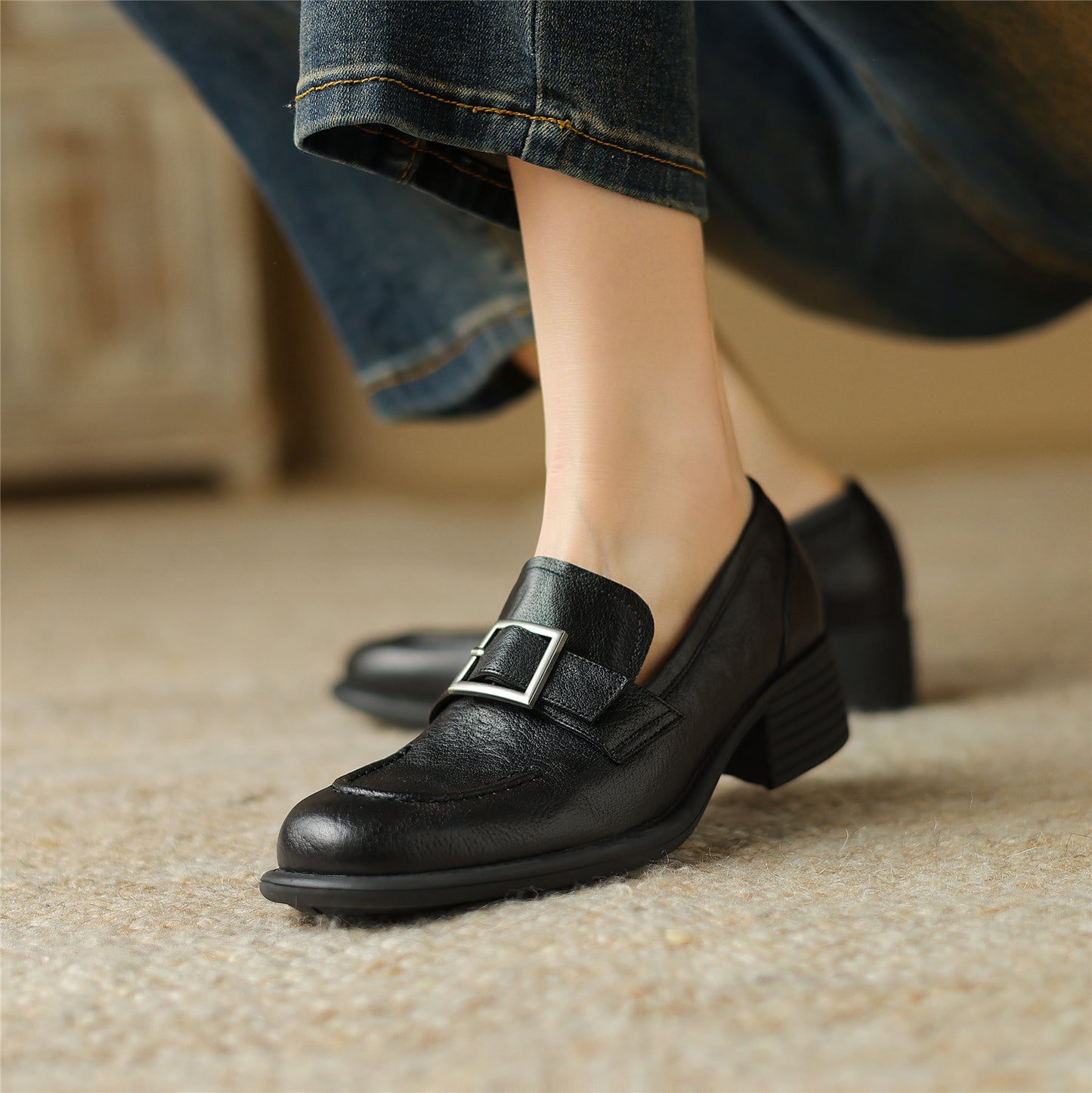 TinaCus Women's Handmade Genuine Leather Chunky Heel Round Toe Buckle Pumps