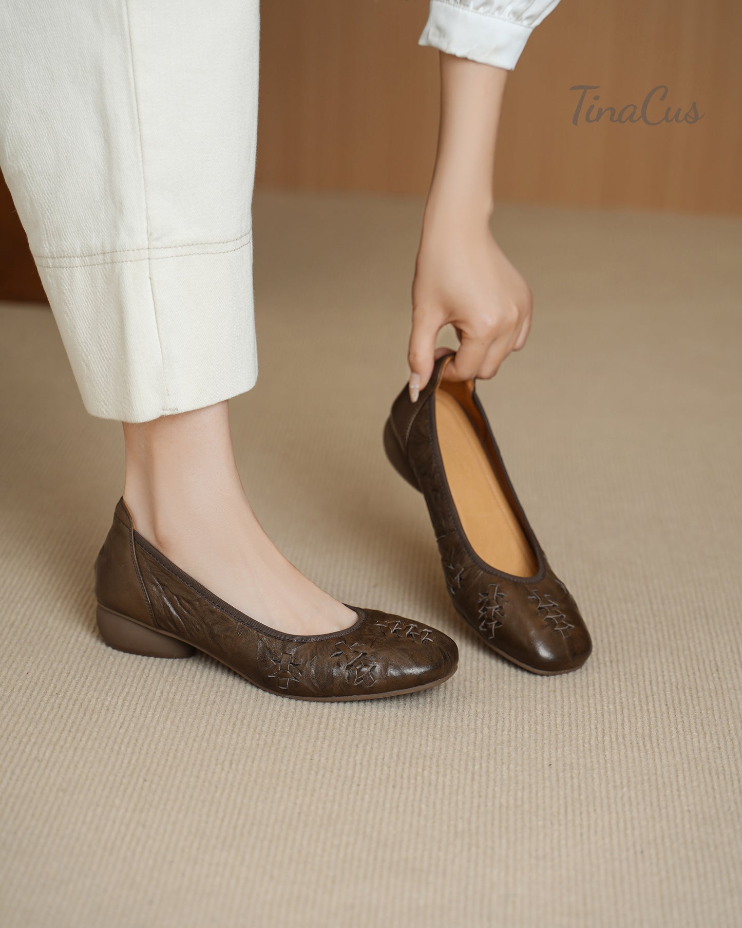 TinaCus Women's Round Toe Genuine Leather Comfort Loafers