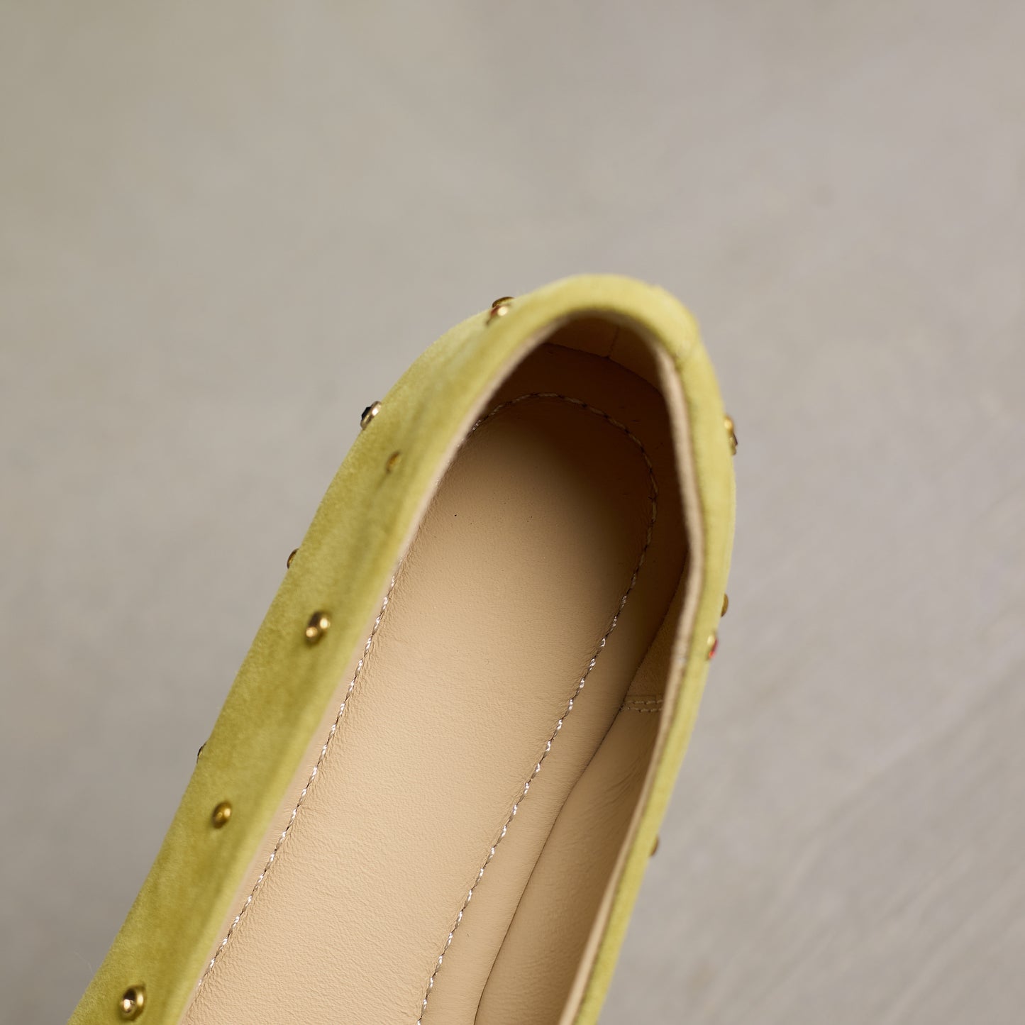 TinaCus Women's Suede Leather Ballet Flats Handmade Round Toe Studded Daily Dress Shoes