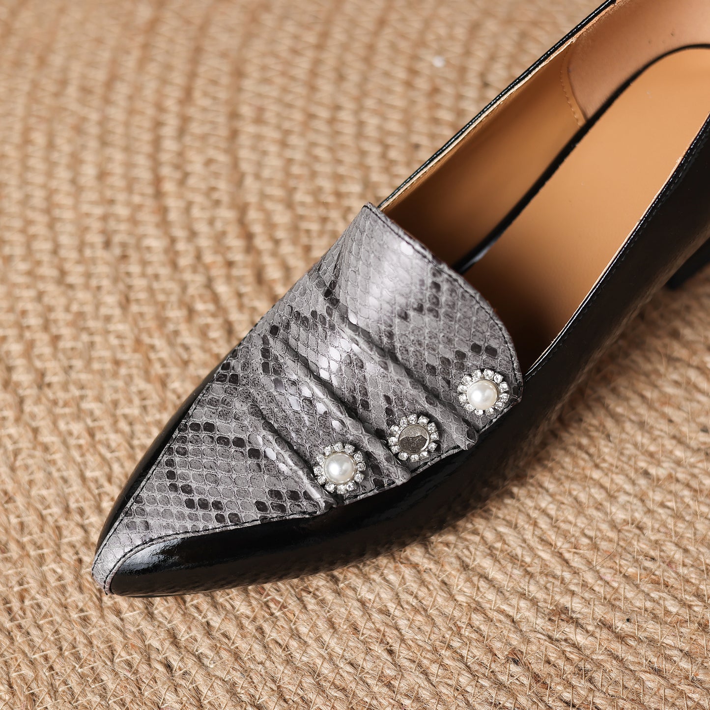 TinaCus Handmade Women's Genuine Leather Snakeskin Print Pointed Toe Low Heel Loafers Shoes