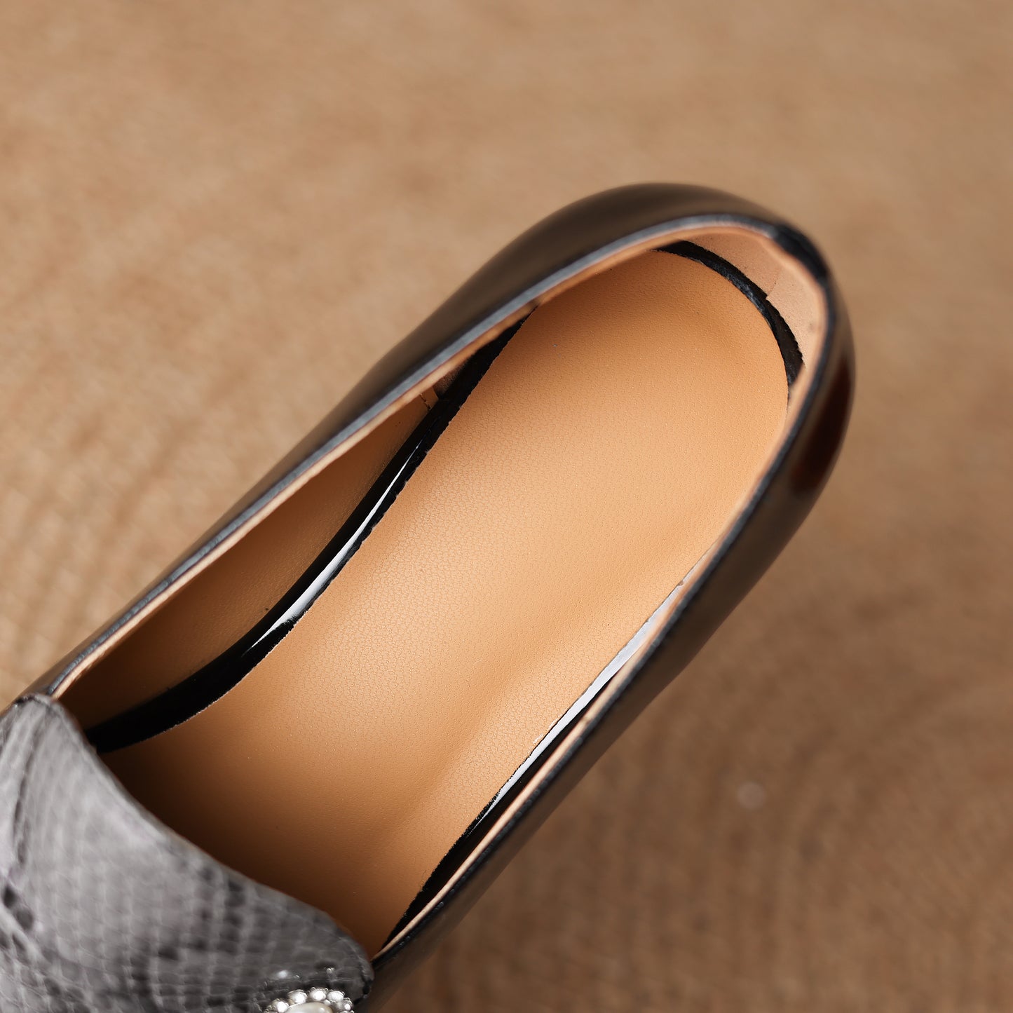 TinaCus Handmade Women's Genuine Leather Snakeskin Print Pointed Toe Low Heel Loafers Shoes