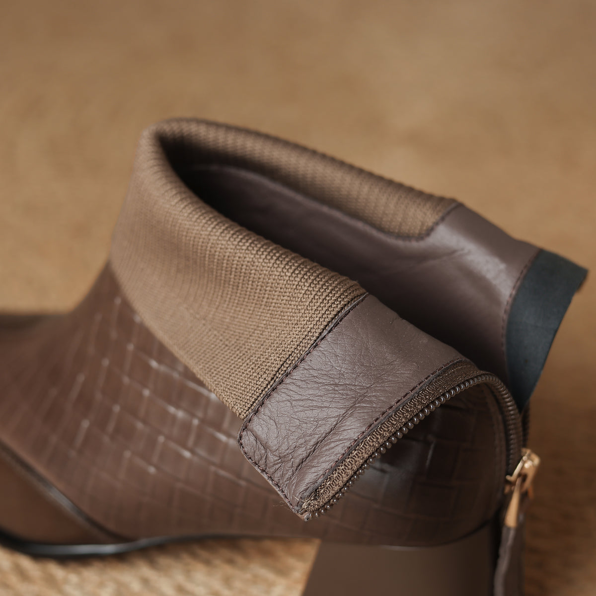 TinaCus Damen-Stiefeletten mit Glitzerschnalle, echtes Leder, handgefertigt, Reißverschluss hinten, Stickerei, Blumen