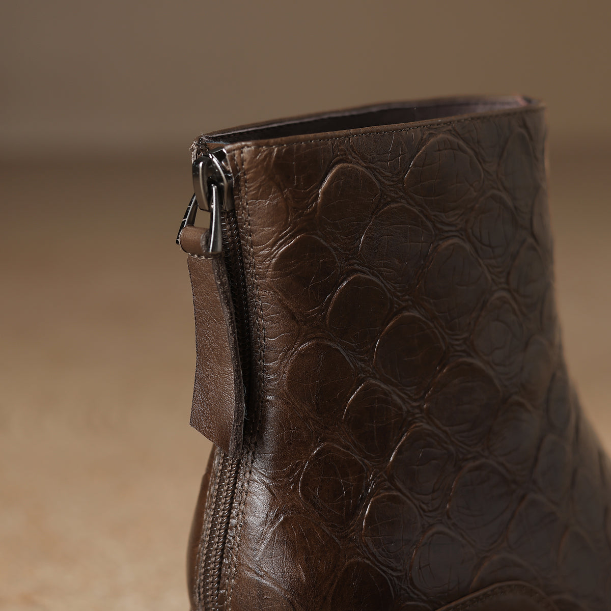 TinaCus Damen-Stiefeletten mit Glitzerschnalle, echtes Leder, handgefertigt, Reißverschluss hinten, Stickerei, Blumen