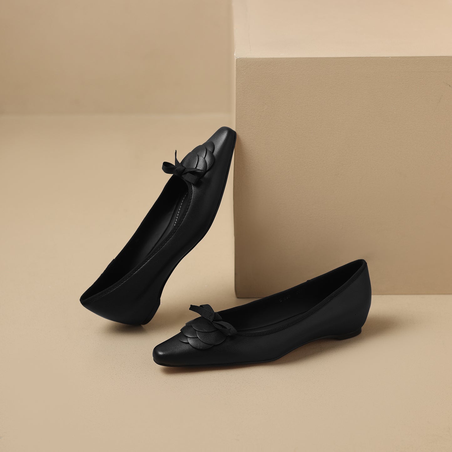 TinaCus Handmade Women's Genuine Leather Pointed Toe Petal Bowtie Ballet Flat Shoes