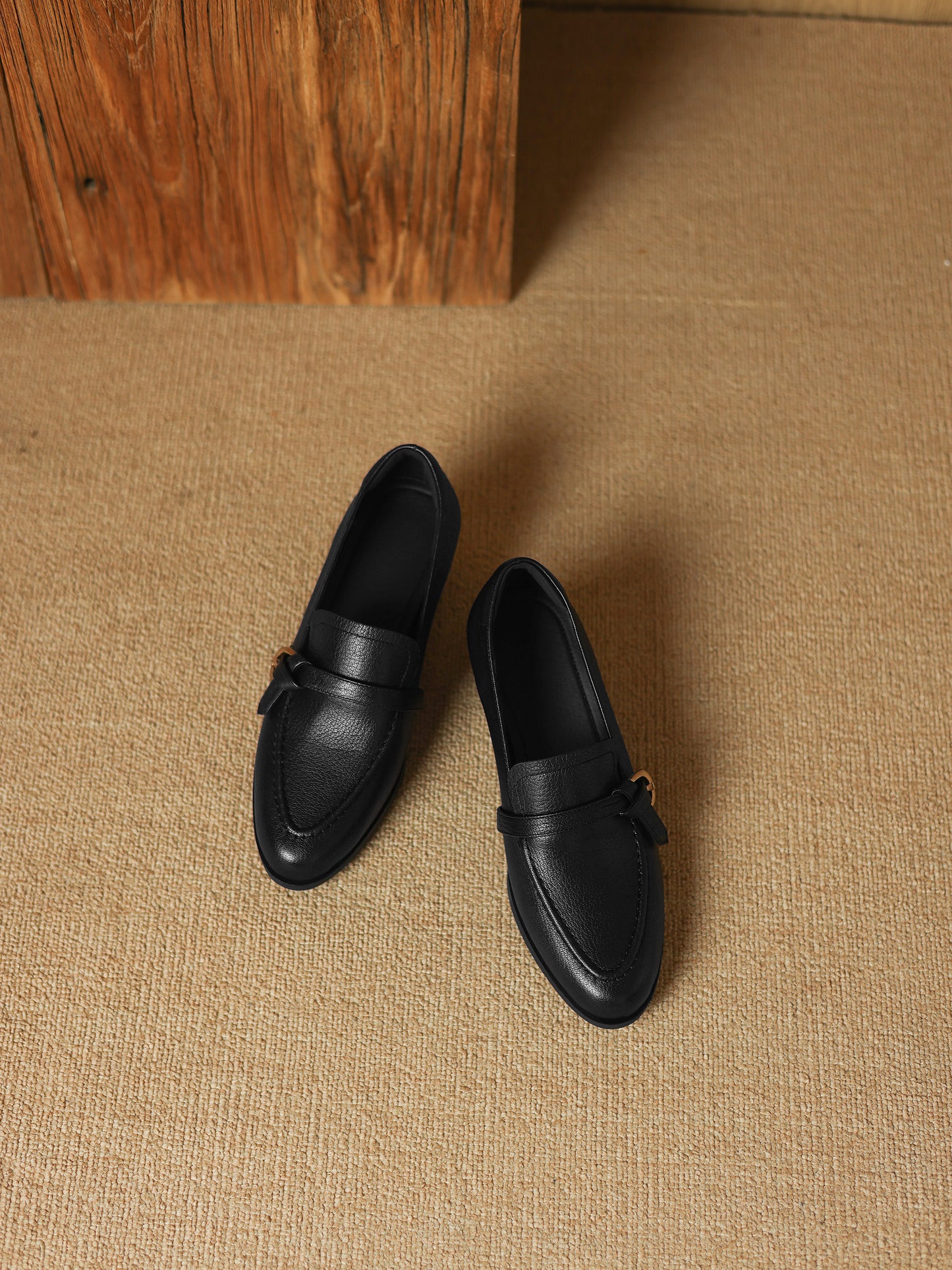 TinaCus Handmade Women's Genuine Leather Round Toe Slip-on Office Loafer Shoes with Decor Knot