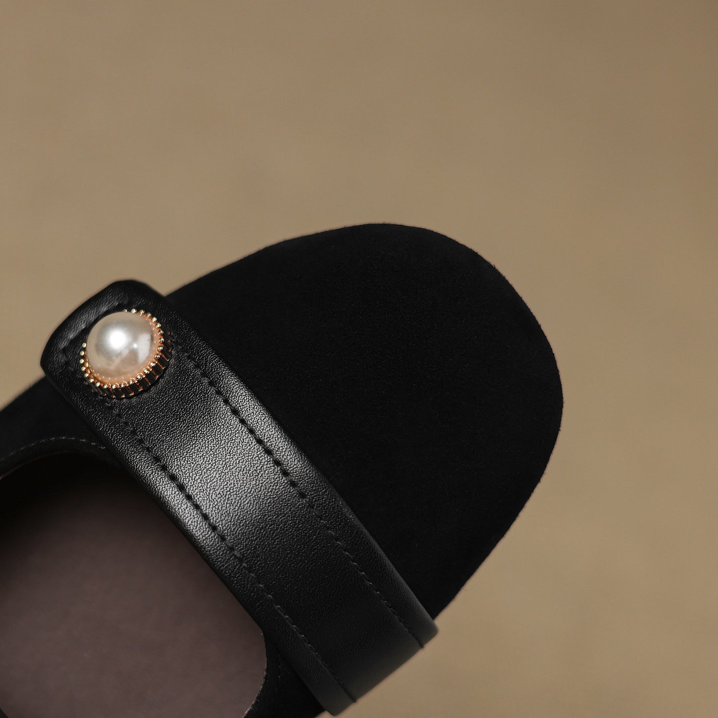 TinaCus Women's Round Toe Suede & Genuine Leather Handmade Mary Jane Flat Shoes with Pearls