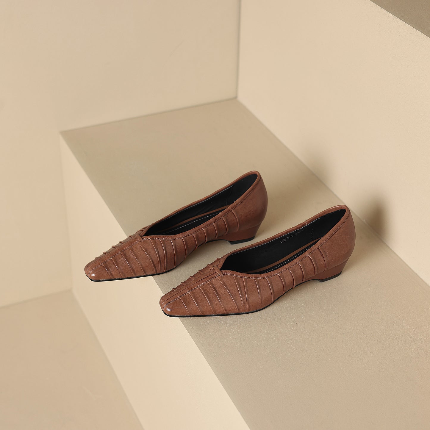 TinaCus Handmade Women's Genuine Leather Closed Toe Ruched Slip On Ballet Flat Shoes