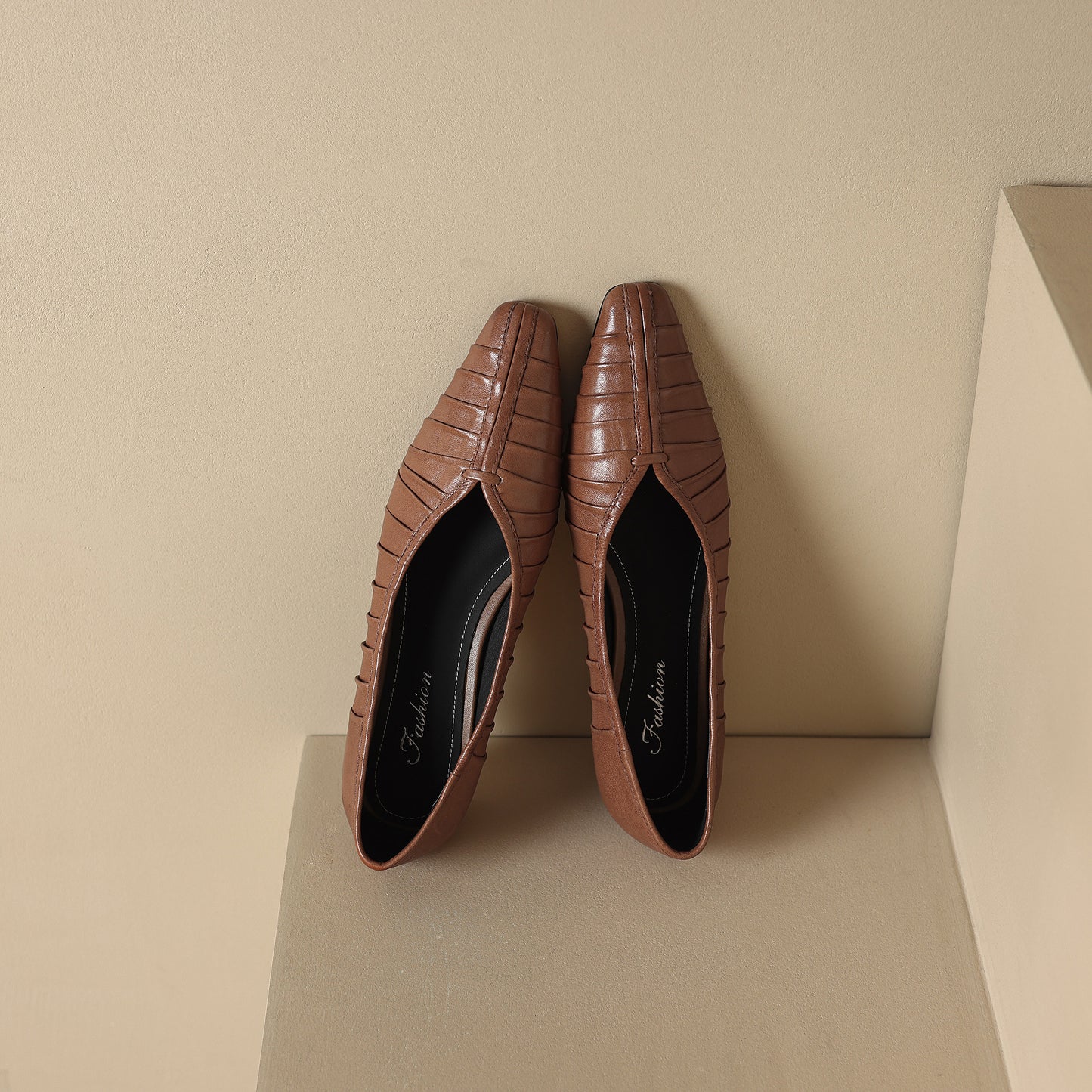 TinaCus Handmade Women's Genuine Leather Closed Toe Ruched Slip On Ballet Flat Shoes