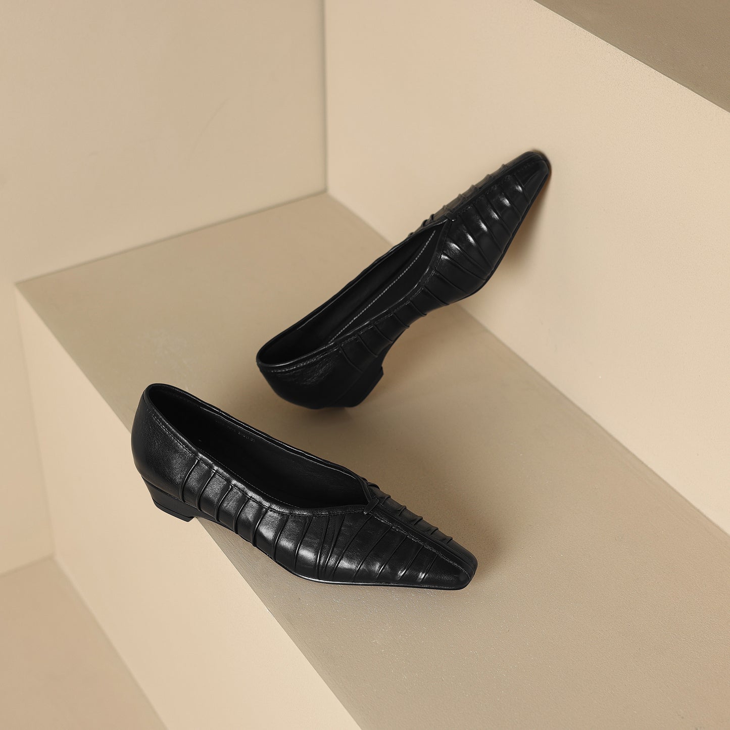 TinaCus Handmade Women's Genuine Leather Closed Toe Ruched Slip On Ballet Flat Shoes