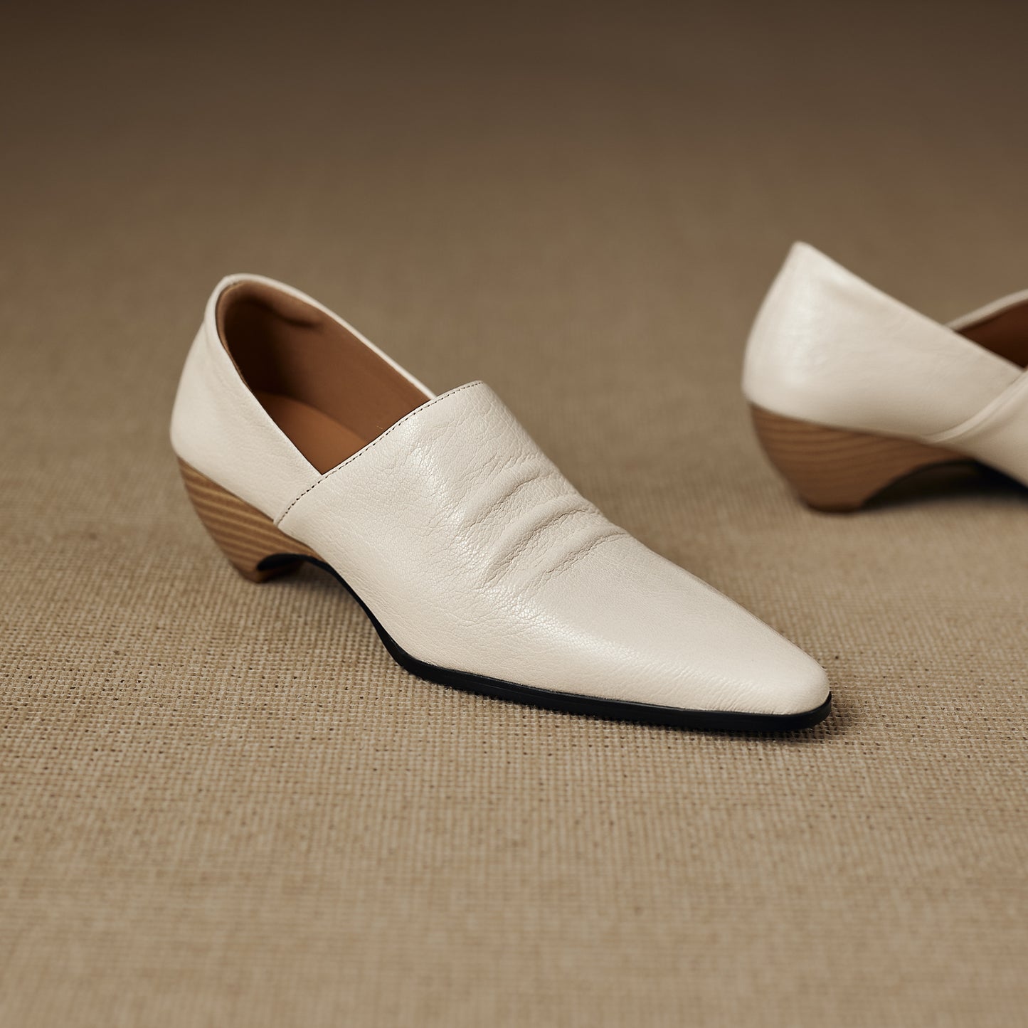 TinaCus Women's Slip-on Pumps Handmade Genuine Leather Pointed Toe Chunky Heel Casual Shoes