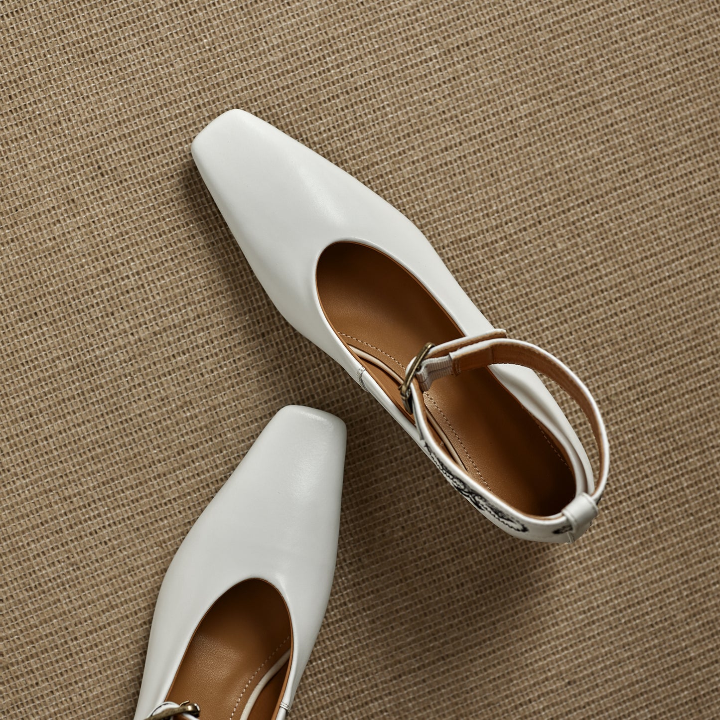 TinaCus Women's Leather Pumps Handmade Ankle Strap Square Toe Embroidered Chunky Heel