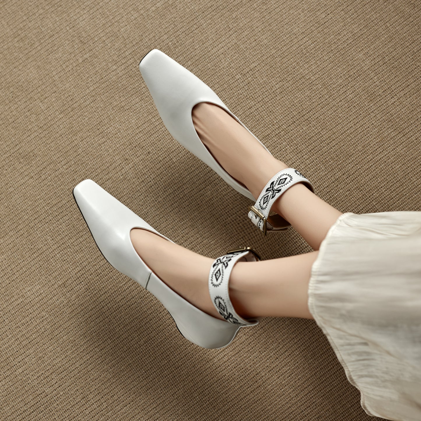 TinaCus Women's Leather Pumps Handmade Ankle Strap Square Toe Embroidered Chunky Heel