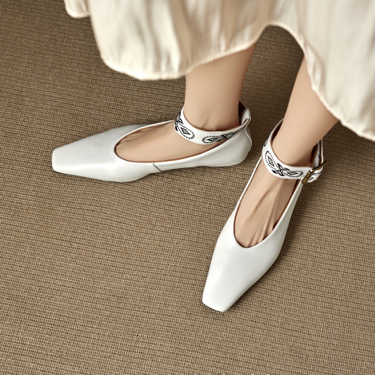 TinaCus Women's Leather Pumps Handmade Ankle Strap Square Toe Embroidered Chunky Heel