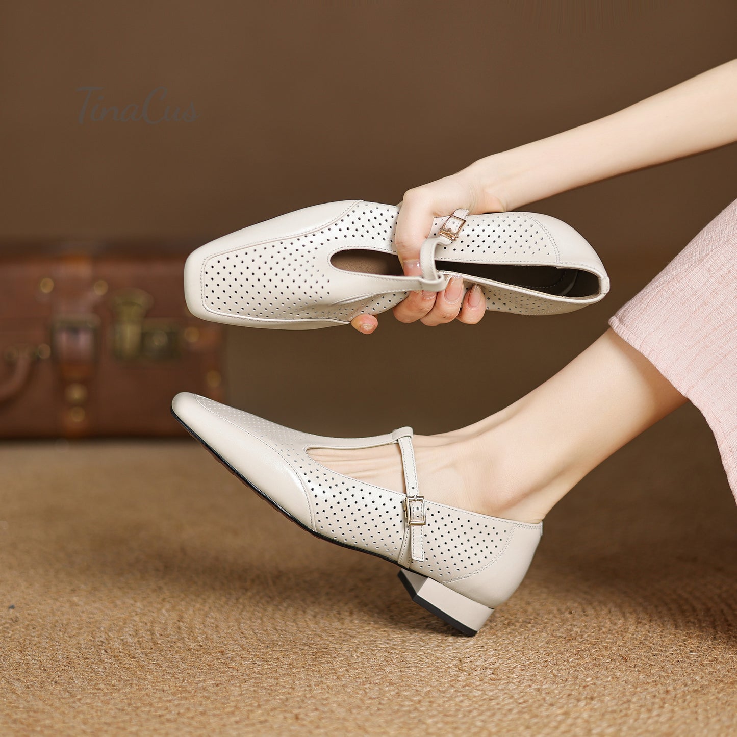 TinaCus Breathable Genuine Leather Handmade T-Strap Women's Square Toe Comfortable Flat Shoes