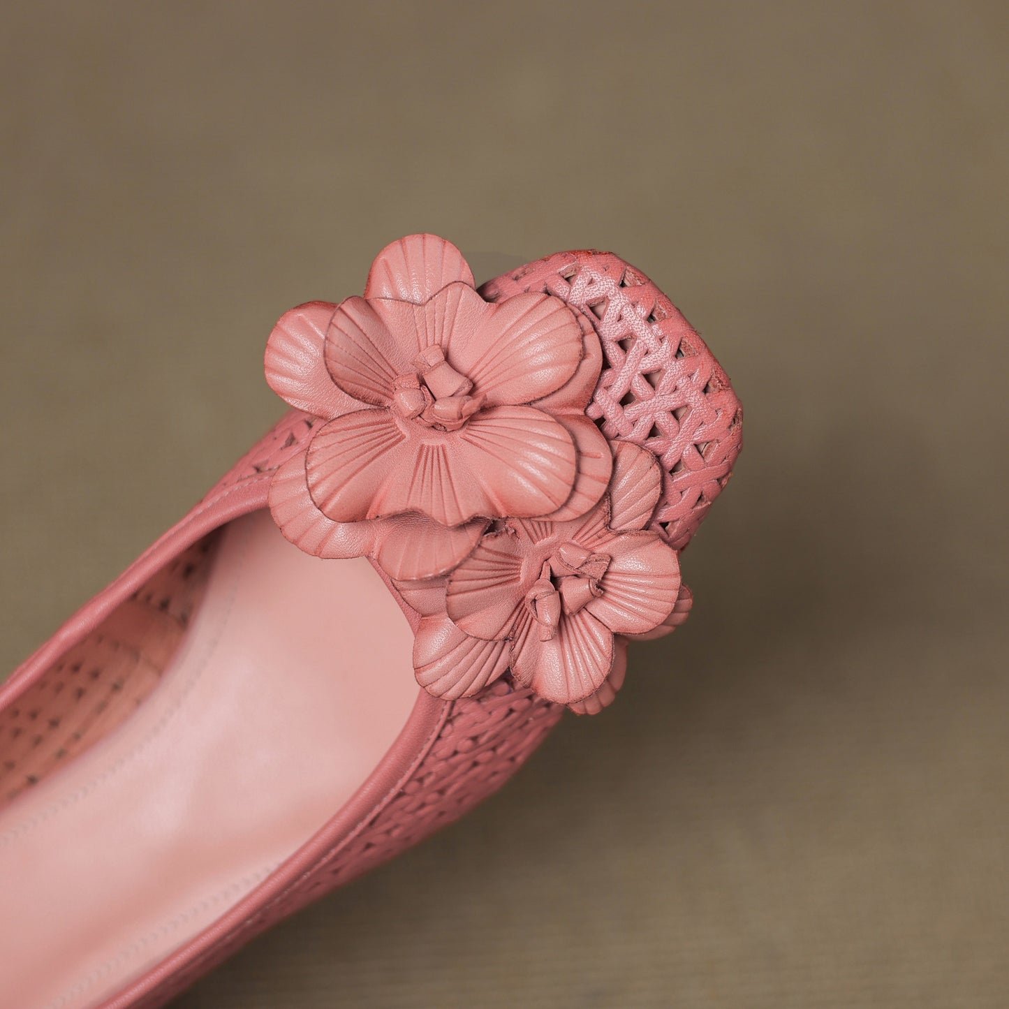 TinaCus Women's Square Toe Genuine Leather with Holes Handmade Flowers Low Chunky Heels Casual Loafers Shoes