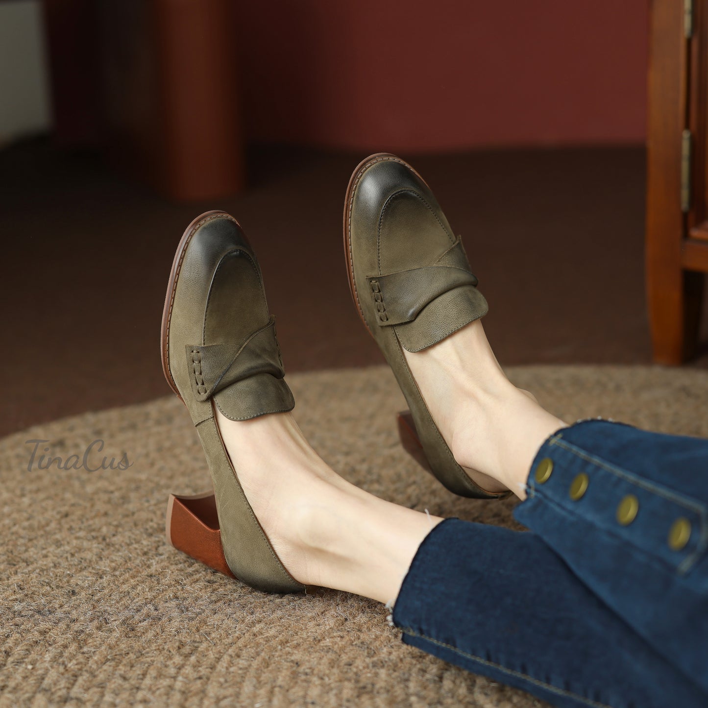 TinaCus Women's Round Toe Genuine Leather Handmade Mid Chunky Heels Slip On Retro Pumps Shoes