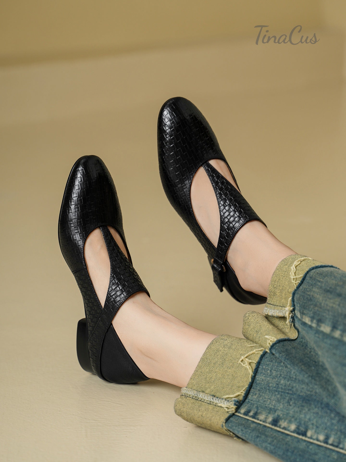 TinaCus Women's Round Toe Embossed Genuine Leather T Strap Buckle Mary Jane Flats